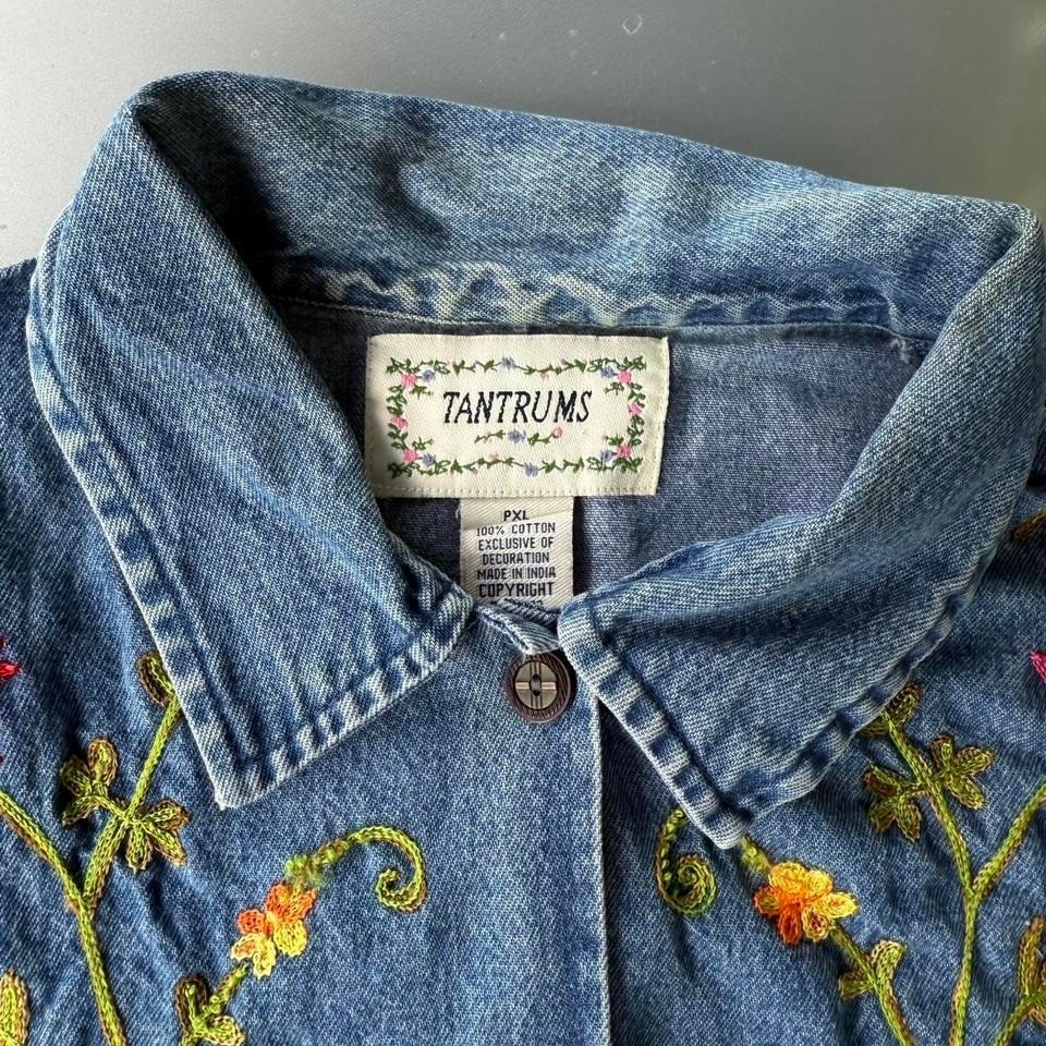 Vintage 90s hippie grandma core Tantrums Embroidered denim jacket floral boho