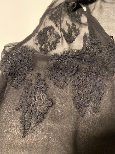 VINTAGE Reformation Black V-neck sleeveless lagenlook blouse top silk/lace