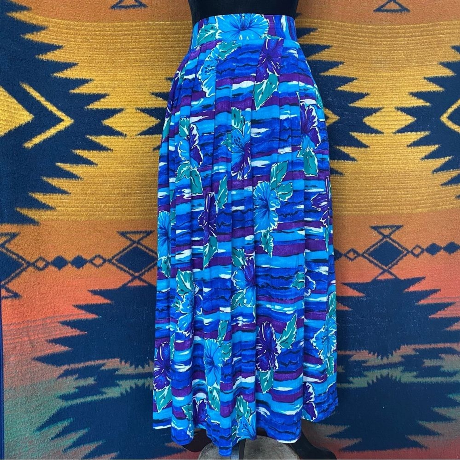 Vintage Michael Taylor Apparel Plus Size MIDI Skirt. Rayon. USA. Size 1X.