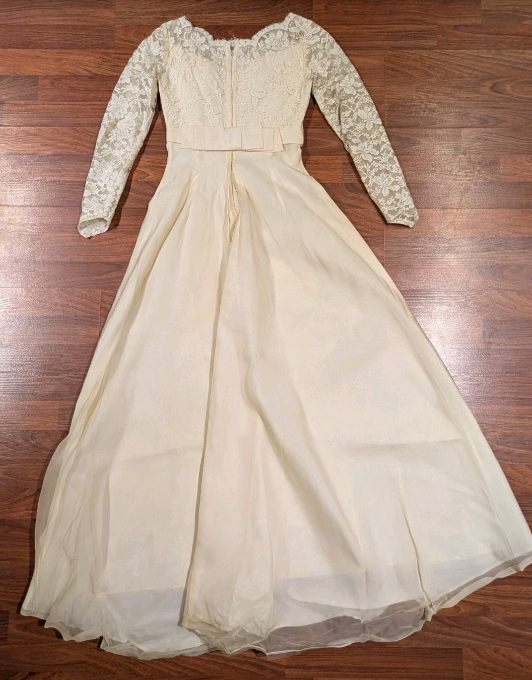 Vintage ILGWU Wedding Dress Womens XS Ivory Lace Long Sleeve Union Made USA