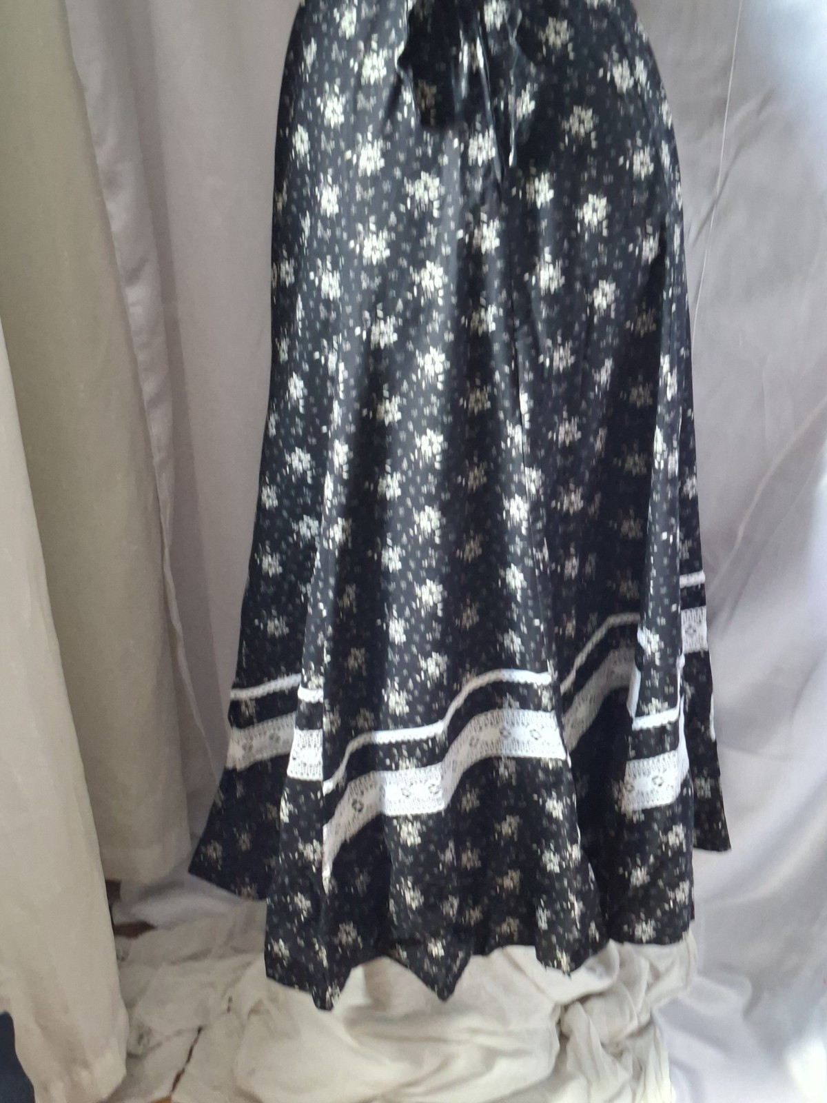 Vintage Betty Barclay Prairie Dress Black Floral Cotton Lace Cottagecore Dirndl