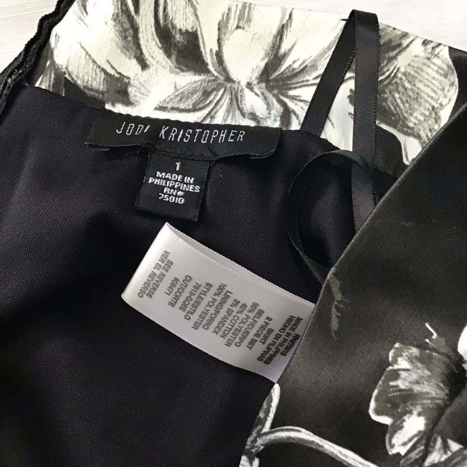 JODI KRISTOPHER WOMEN 2 PIECE BLACK WHITE ROSES TOP & MAXI HIGH LOW SKIRT SIZE 1