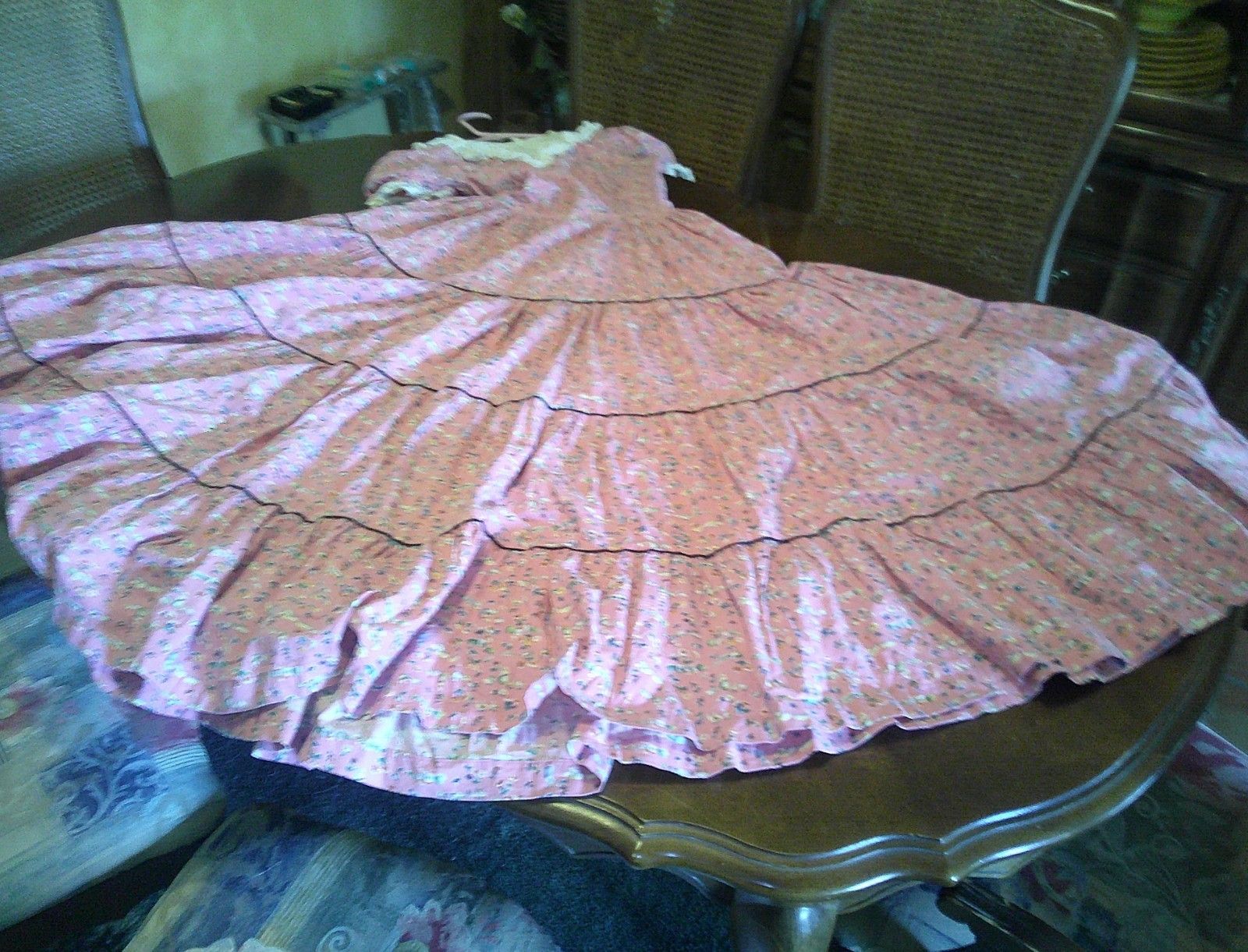 1930s Short Puff Sleeve Cotton Dress Pink Lace Collar 3 Button Back – Side Zip