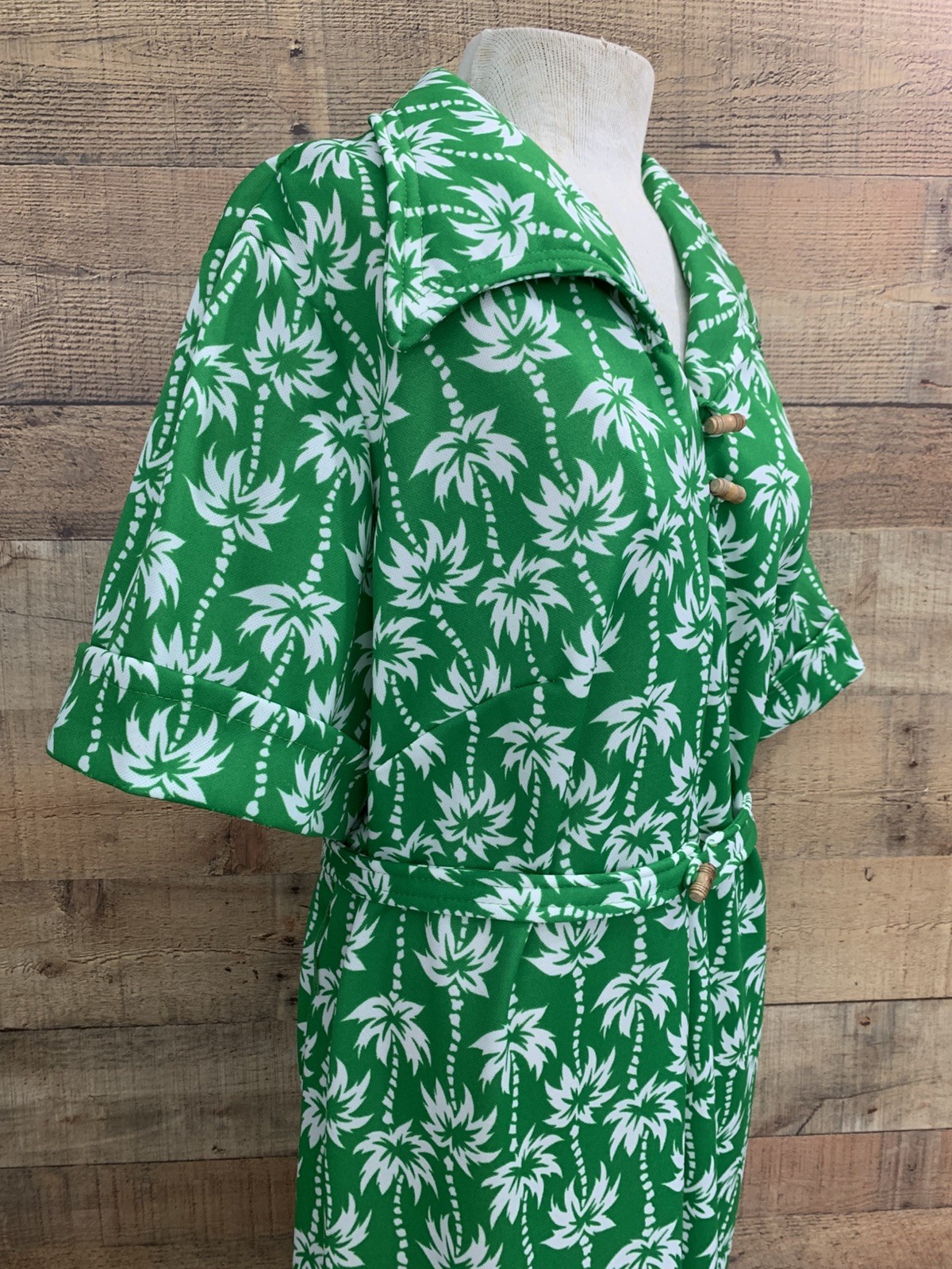Vintage 1960s 1970s Green Polyester Palm Tree Belted Dress 50” Bust /50” Waist