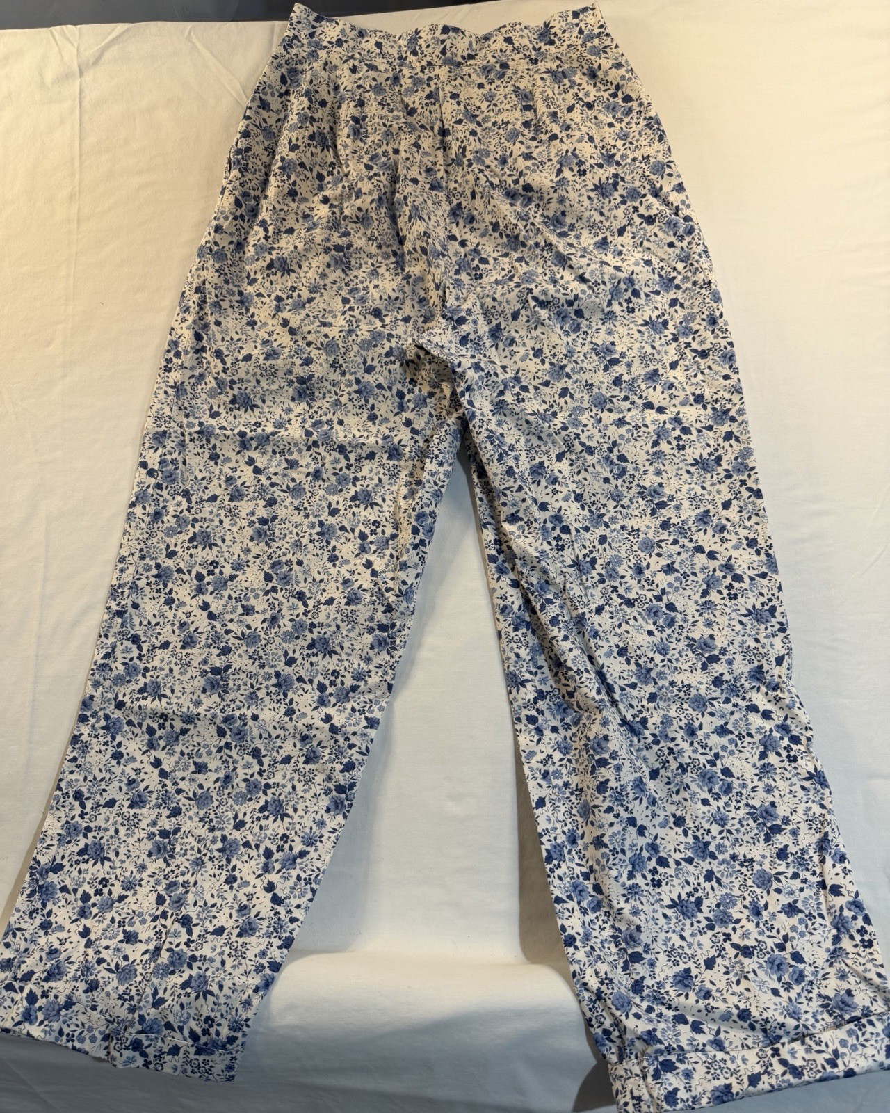 Vintage Neilsons Blue White Floral Pleated Cotton Pants Trousers Size 12 USA