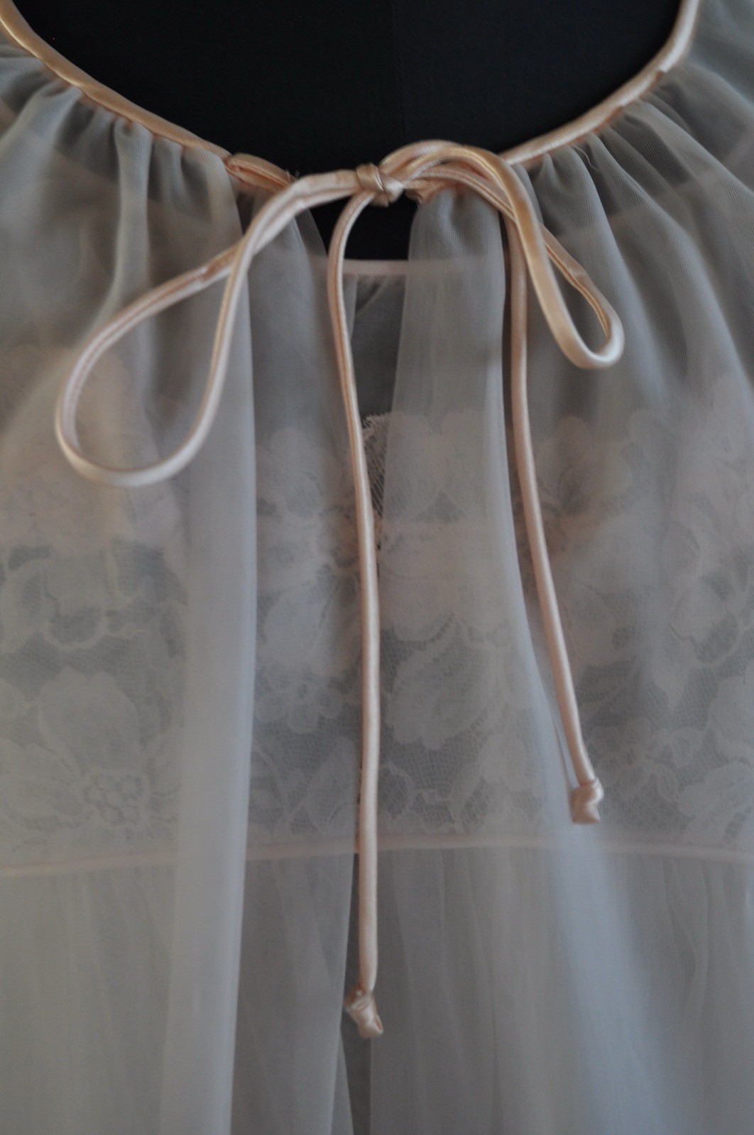 Vintage Vanity Fair 2 piece Peignoir Set Sz 32 Pink Double Layer Chiffon