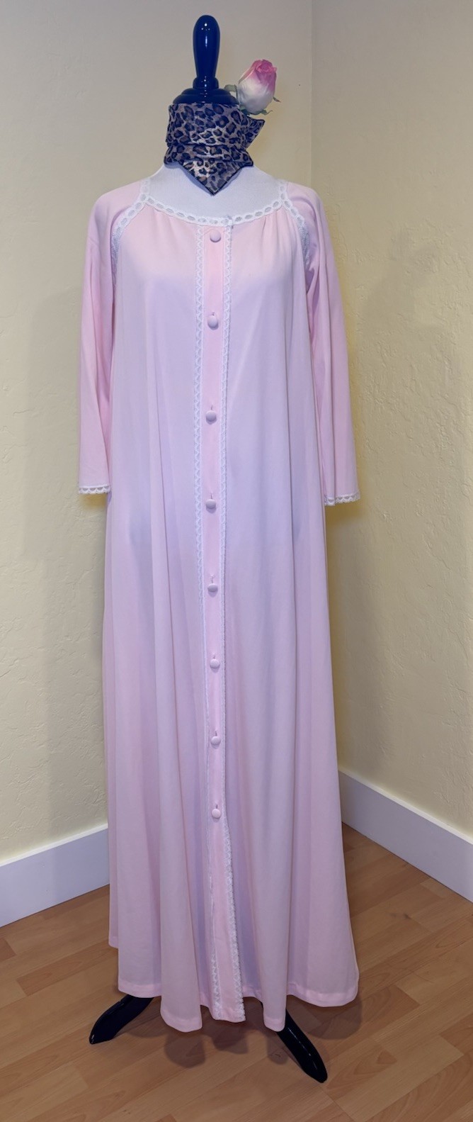 VTG Miss Elaine Heavenly Bodies Peach Button Lace Edge Maxi Robe No size tag S/M