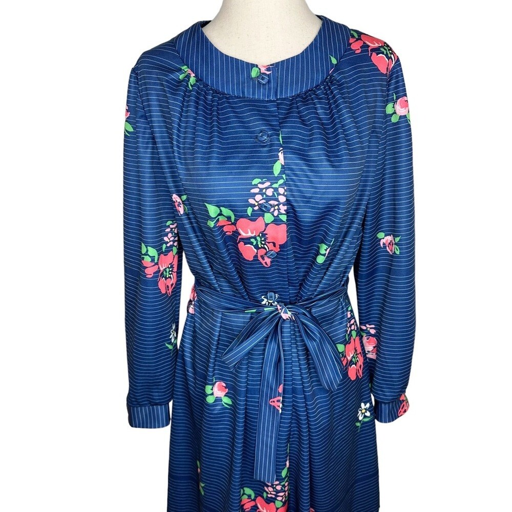 Vintage 70s Floral Striped Retro Belted Button Through Dress