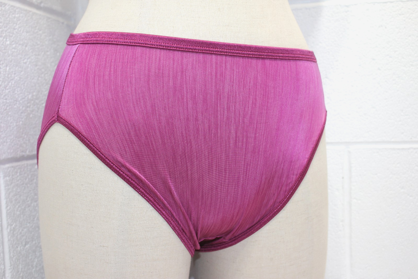 ’nwot’ Vanity Fair Y2K 13-108 Plum High Waist Nylon 7 L/44 Underwear Panties