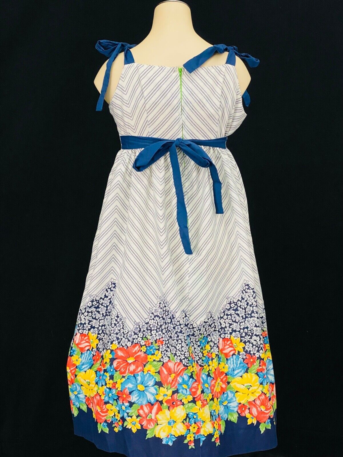 Vintage 1970s white sundress, sleeveless summer boho floral dress red striped