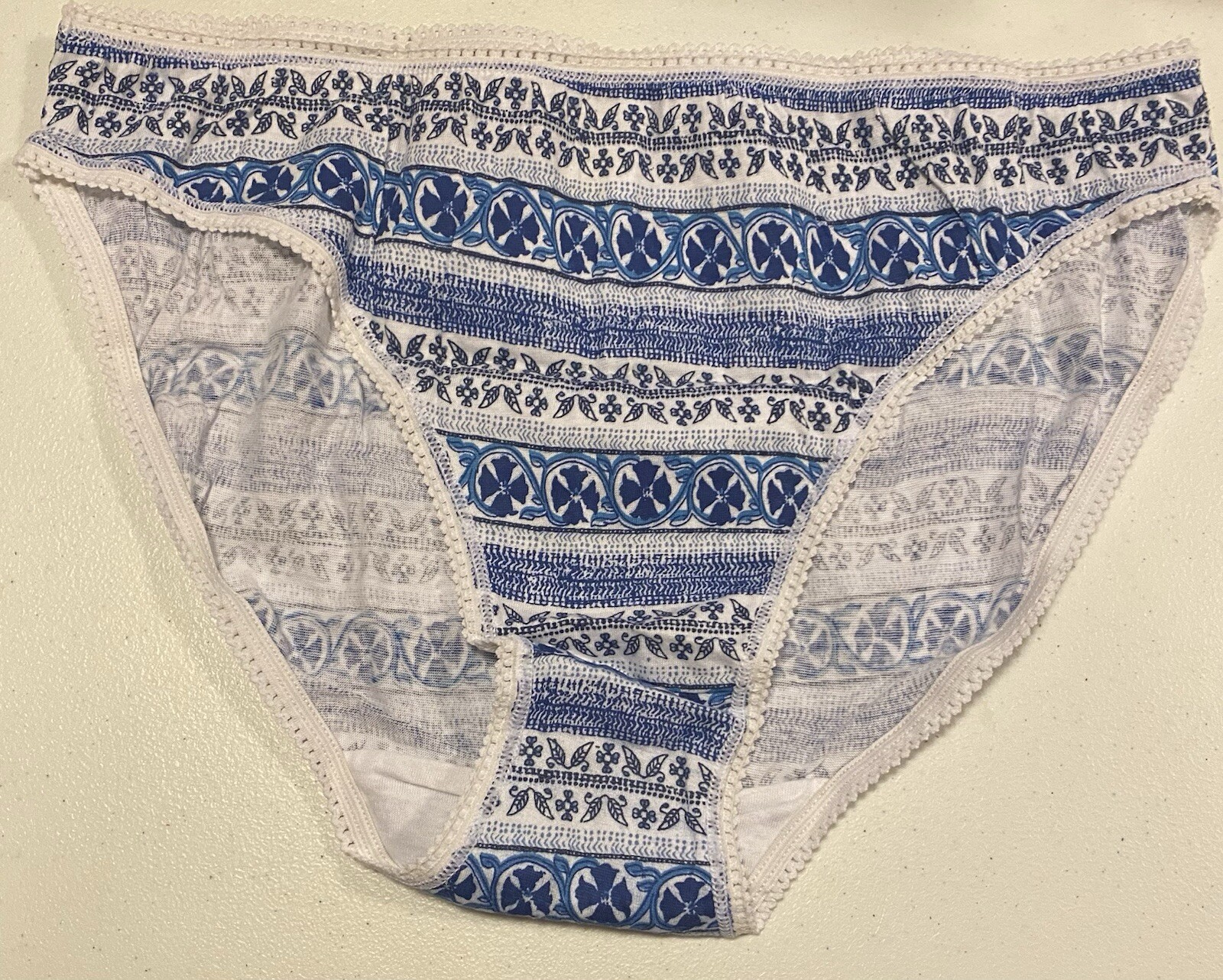 VTG Kiss Club Collection SaraMax 3 Pair Bikini Pack Size M RN# 86752; NOS