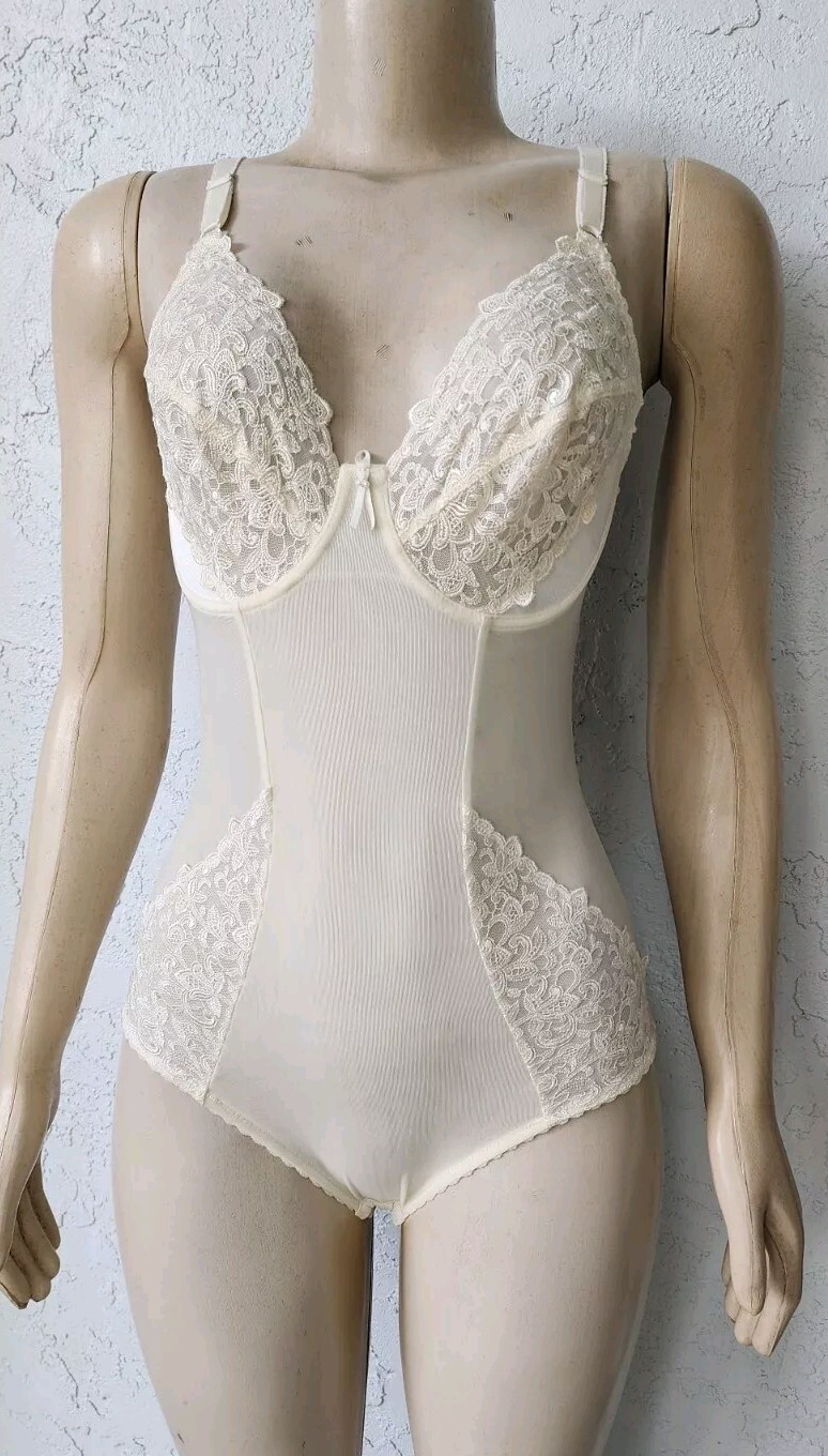 Vintage WACOAL 80109 All in One Girdle Bodysuit Ivory Lace Trim Size 34C