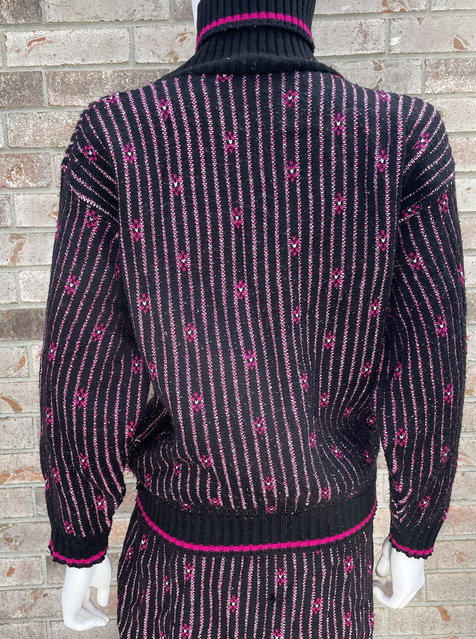 Sweater Skirt Set Medium turtleneck knit pink black bear crossing High Neck ReAD