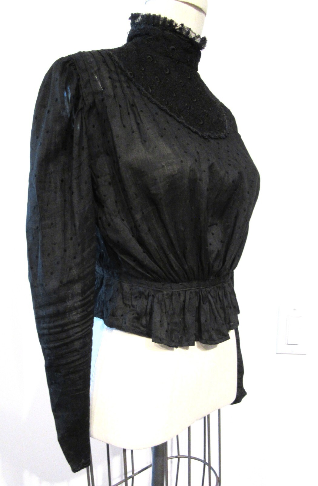 ANTIQUE EARLY 1900S 1905 BUST-39″ SWISS DOT LACE BLACK BLOUSE SHIRT STRONG F38