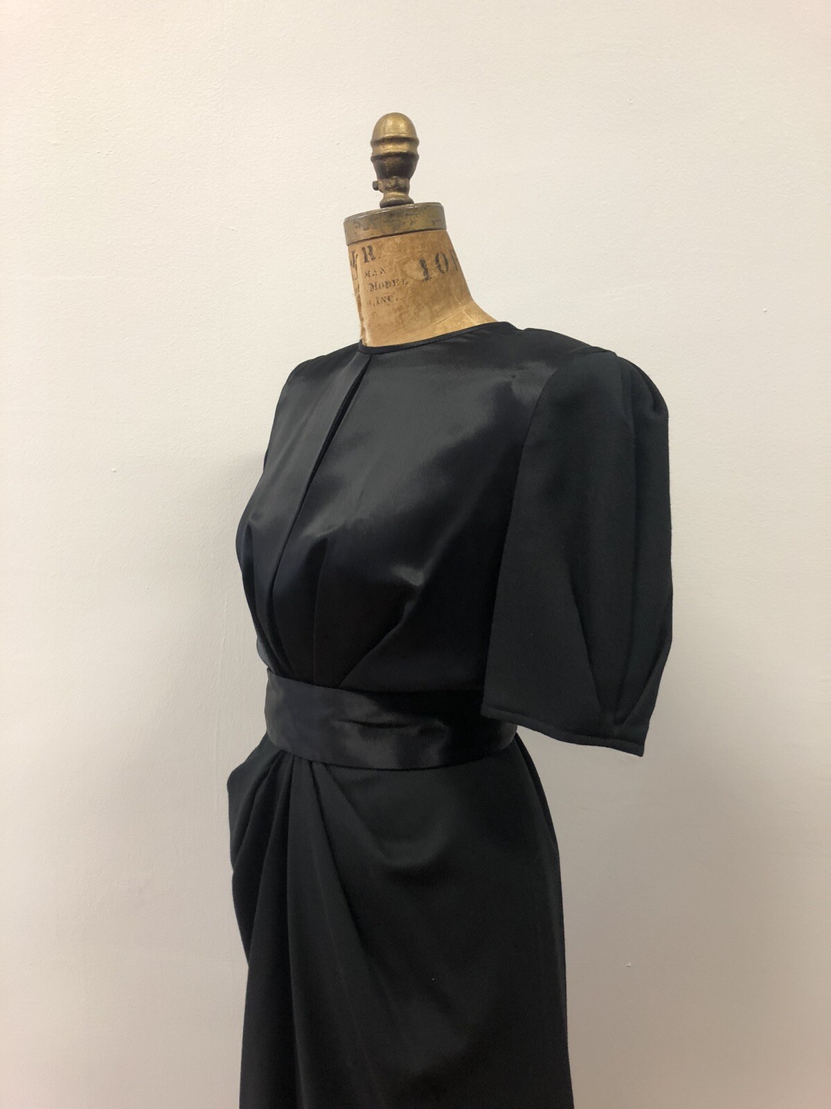 VTG 1980’s ALBERT NIPON Short Sleeve Black Dress, Great Details, Classic Look!