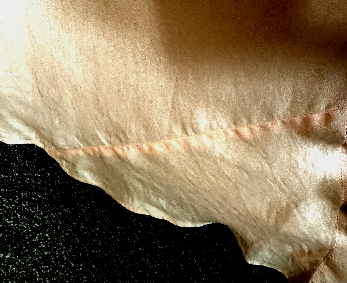 1930s FAMOUS-BARR Peachy Pink SILK NEGLIGEE Boudoir Robe Peignoir S Lace Trim