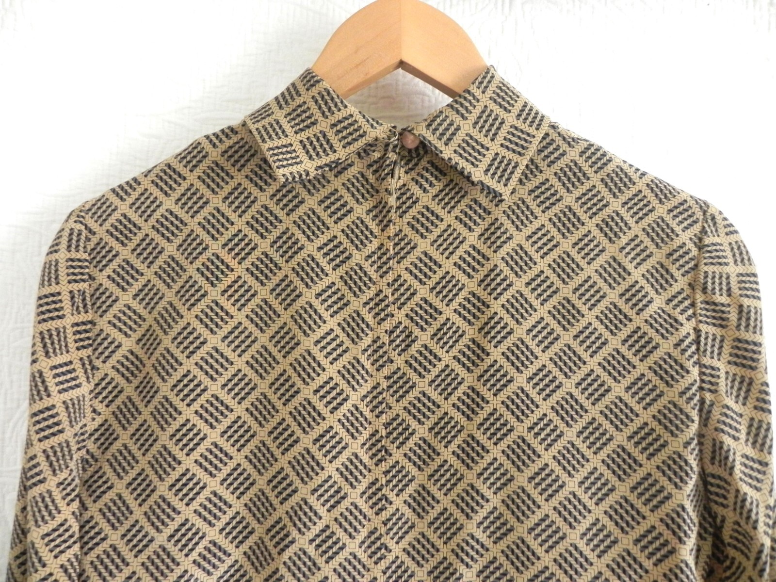 Vtg David Hayes Blouse 100% Silk Long Sleeve High Neck Back Zip Size 4