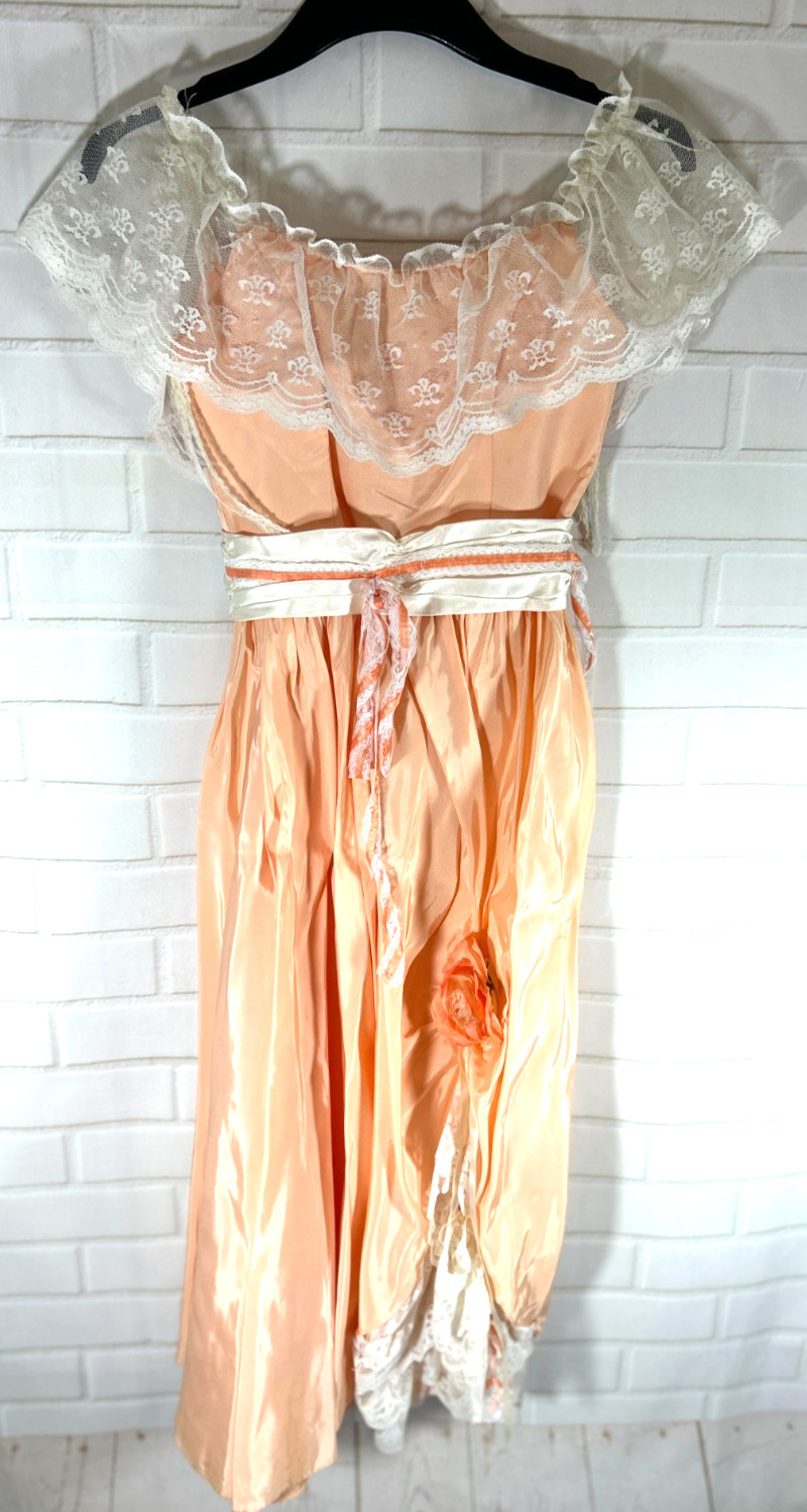 Glenrob Vintage 1980s Girls Prom Dress Peach Size 3-4 w/Lace & Rose X Small