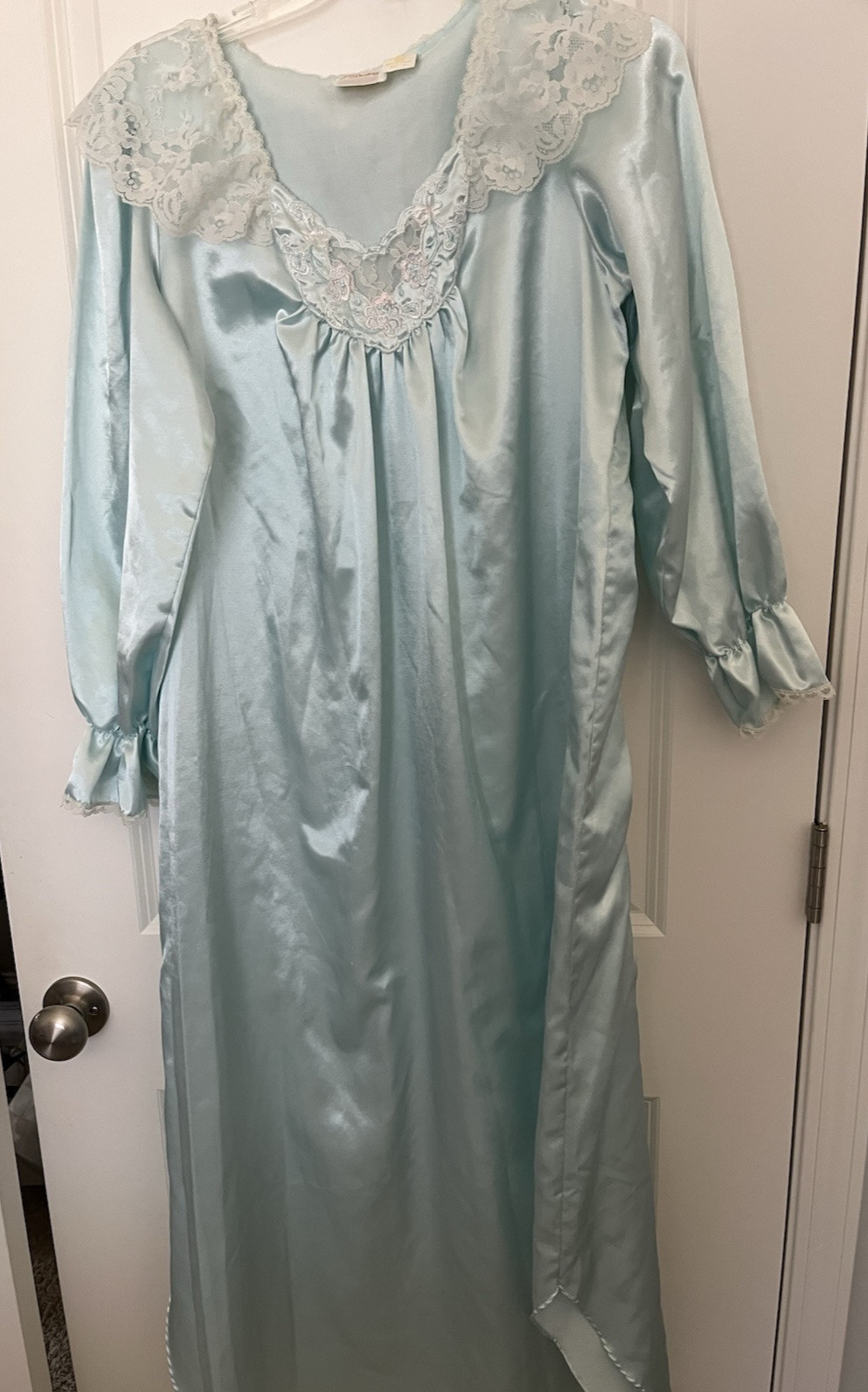 Vintage Ilise Stevens long sleeve Nightgown Size M ice blue Rene Fare