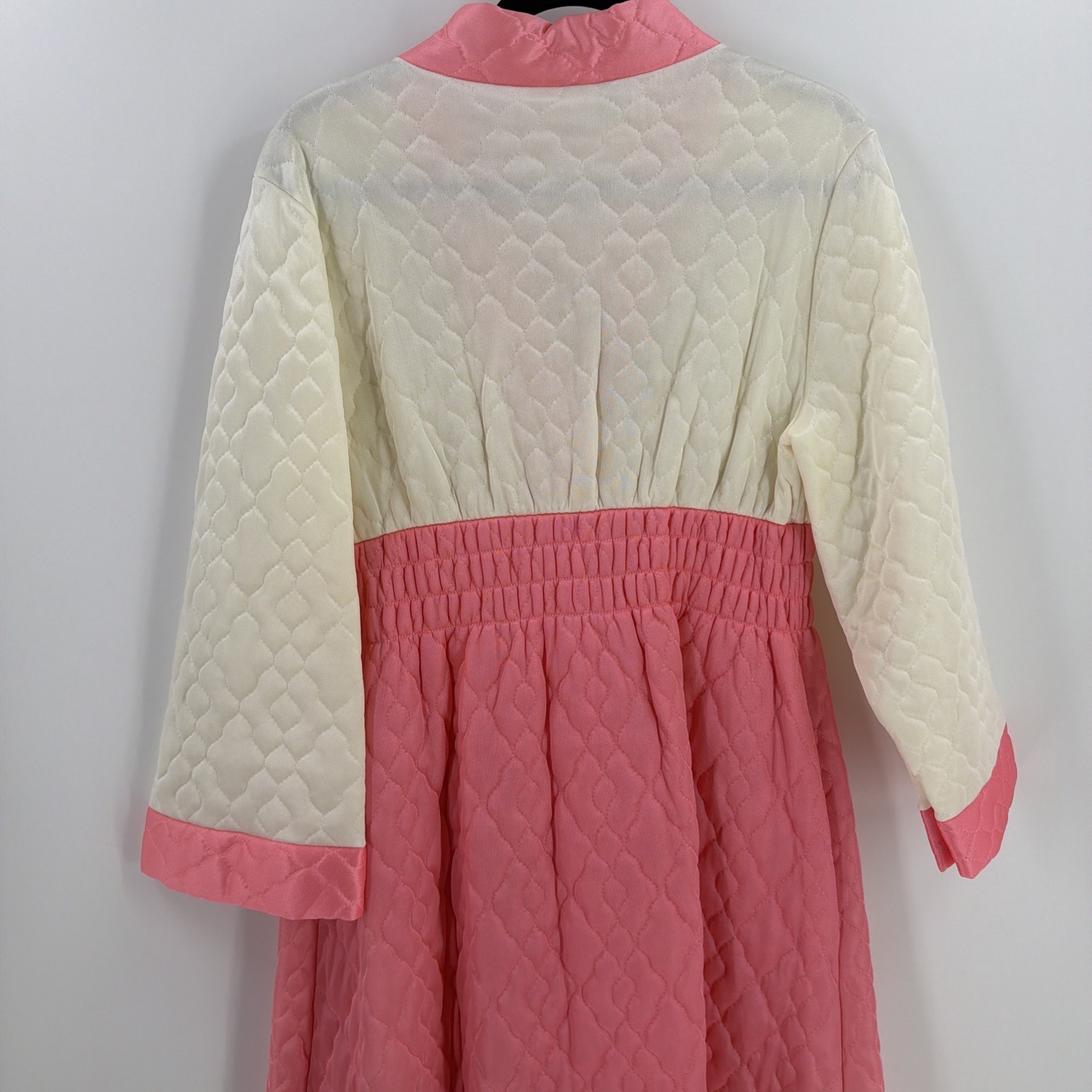 Vintage Quilted Pink Off White Robe Womens Size 18 Button Front Smocked Waist