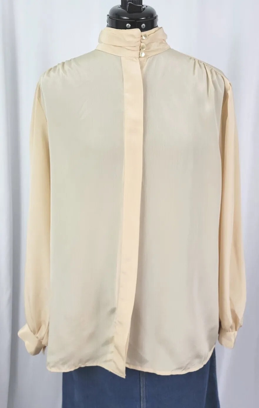 Vtg Paris Station Peachy Cream Blouse w Con Button Down Front Size XL?