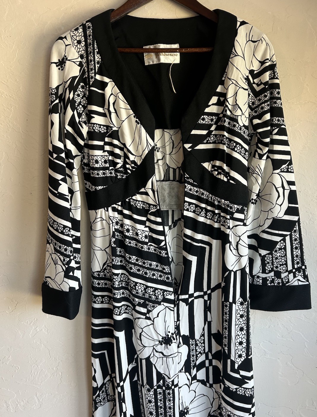 Vintage 70s 100 Parkhouse Maxi Dress 12 Mod Bohemian Floral Monochrome Encron