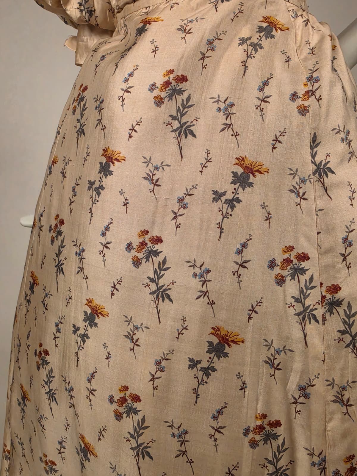 VICTORIAN FLORAL SILK BALL GOWN DRESS W BALLOON PUFF SLEEVES + SILK CHIFFON & ID