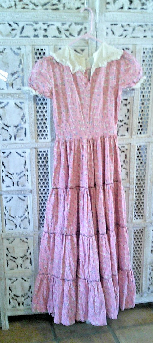 1930s Short Puff Sleeve Cotton Dress Pink Lace Collar 3 Button Back – Side Zip