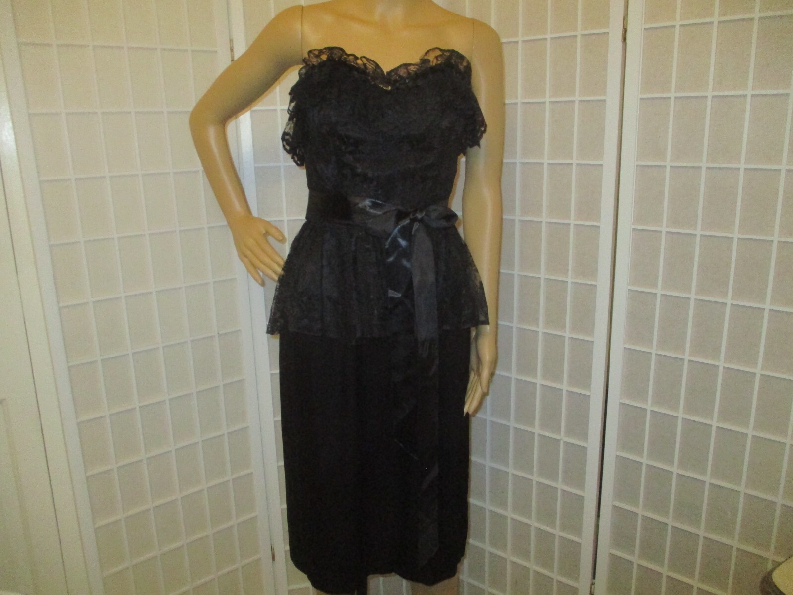 Jolie Madame vintage satin & lace strapless peplum cocktail dress