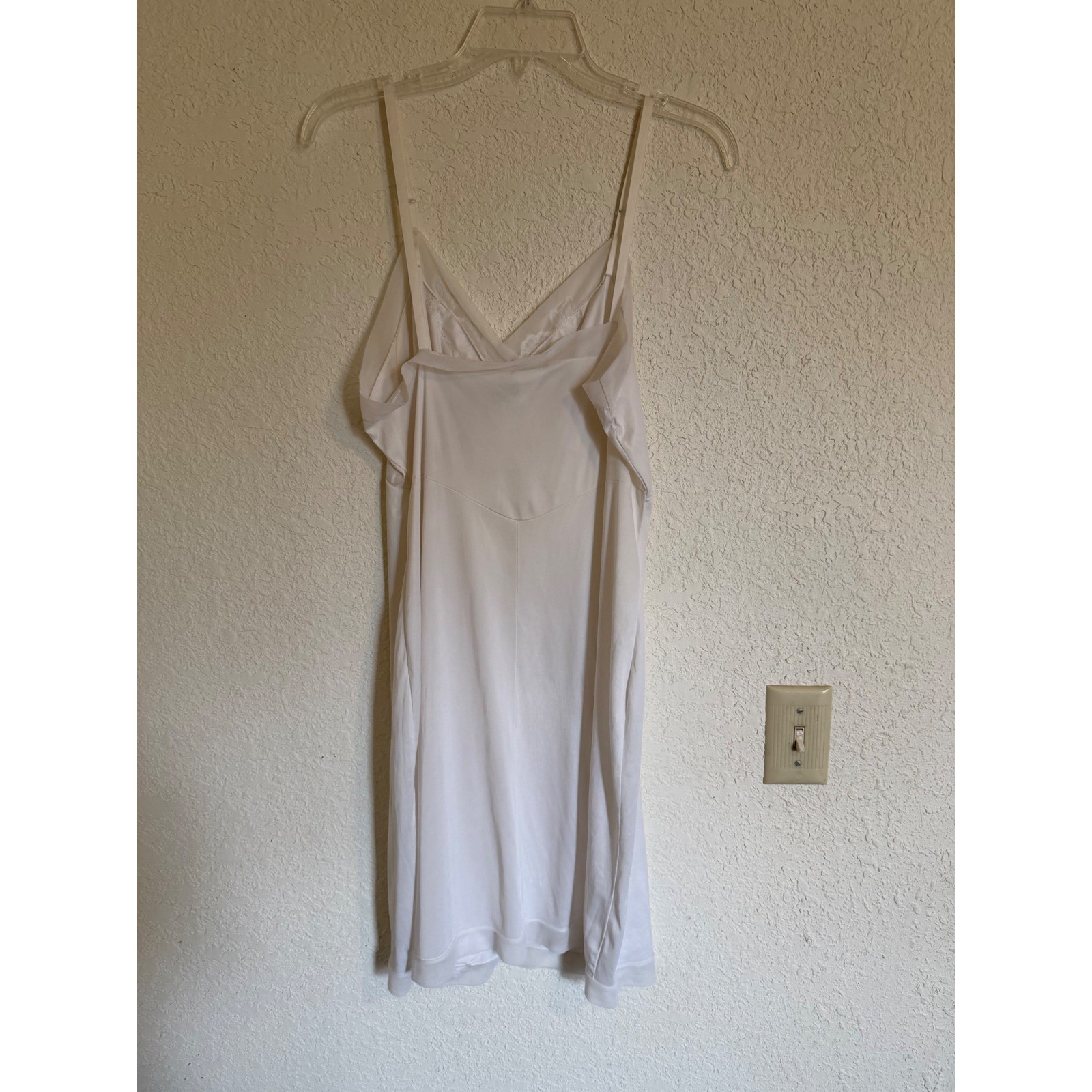 Vintage Carol Brent White Nylon Full Slip Lace Trim Adjustable Straps Size 36/34