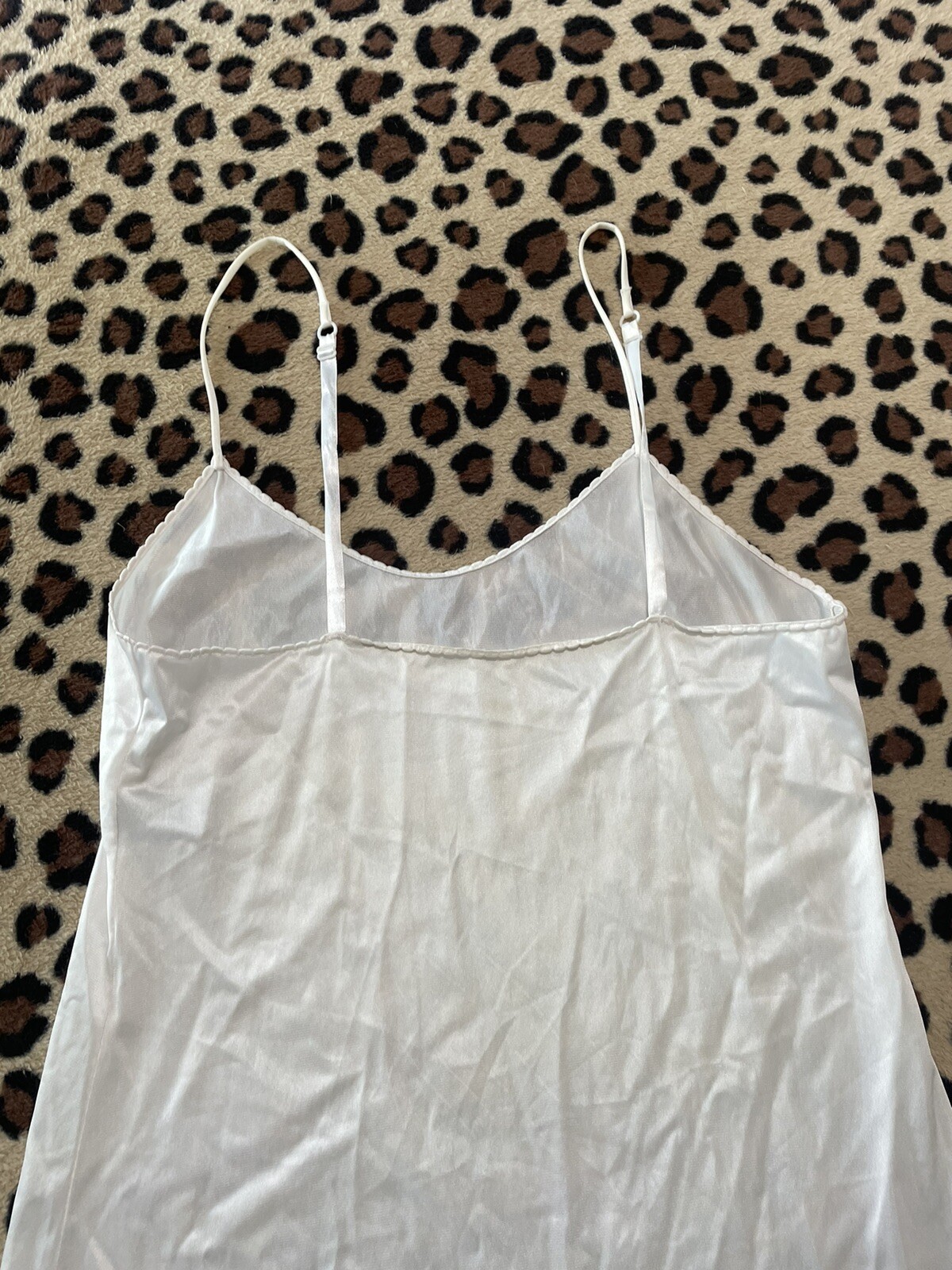 Vintage Full Slip SIZE 34-32”LARGE White 🤍lace nylon VASSARETTE classic 80s 90s