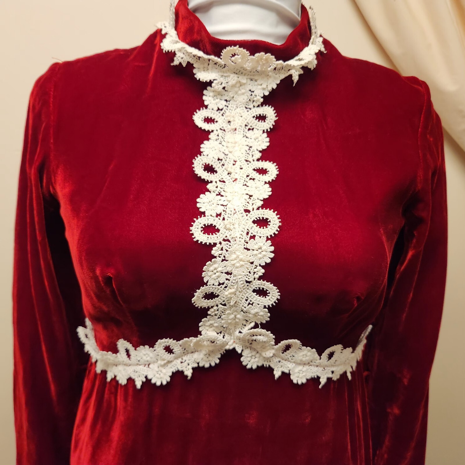 Vntg 1960s Burgundy/Red Maxi Dress*Empire Waist w/Lace Trim*True Velvet*Gd Cond