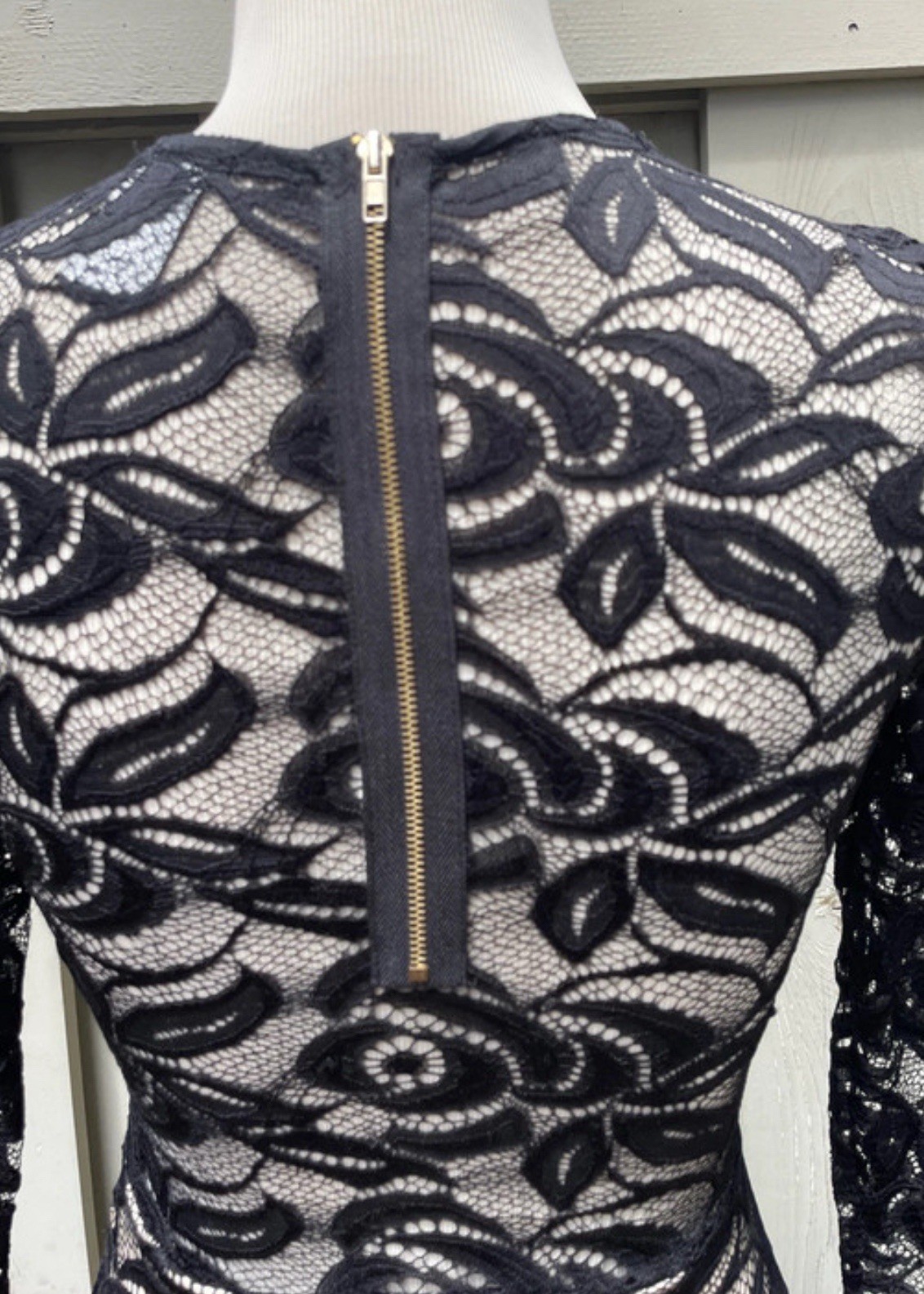 VNTG Black Floral Lace Body-con Dress~Nude Underlay~Long Sleeves Size M ~USA