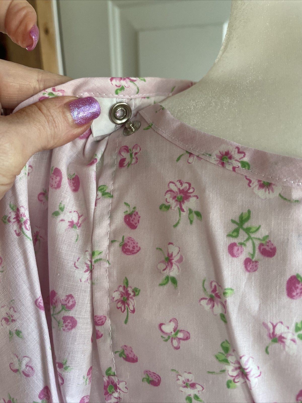 NWT Lady Lindsay Women’s Small Floral Hospital Gown Snap Open Back Dress Pink 2