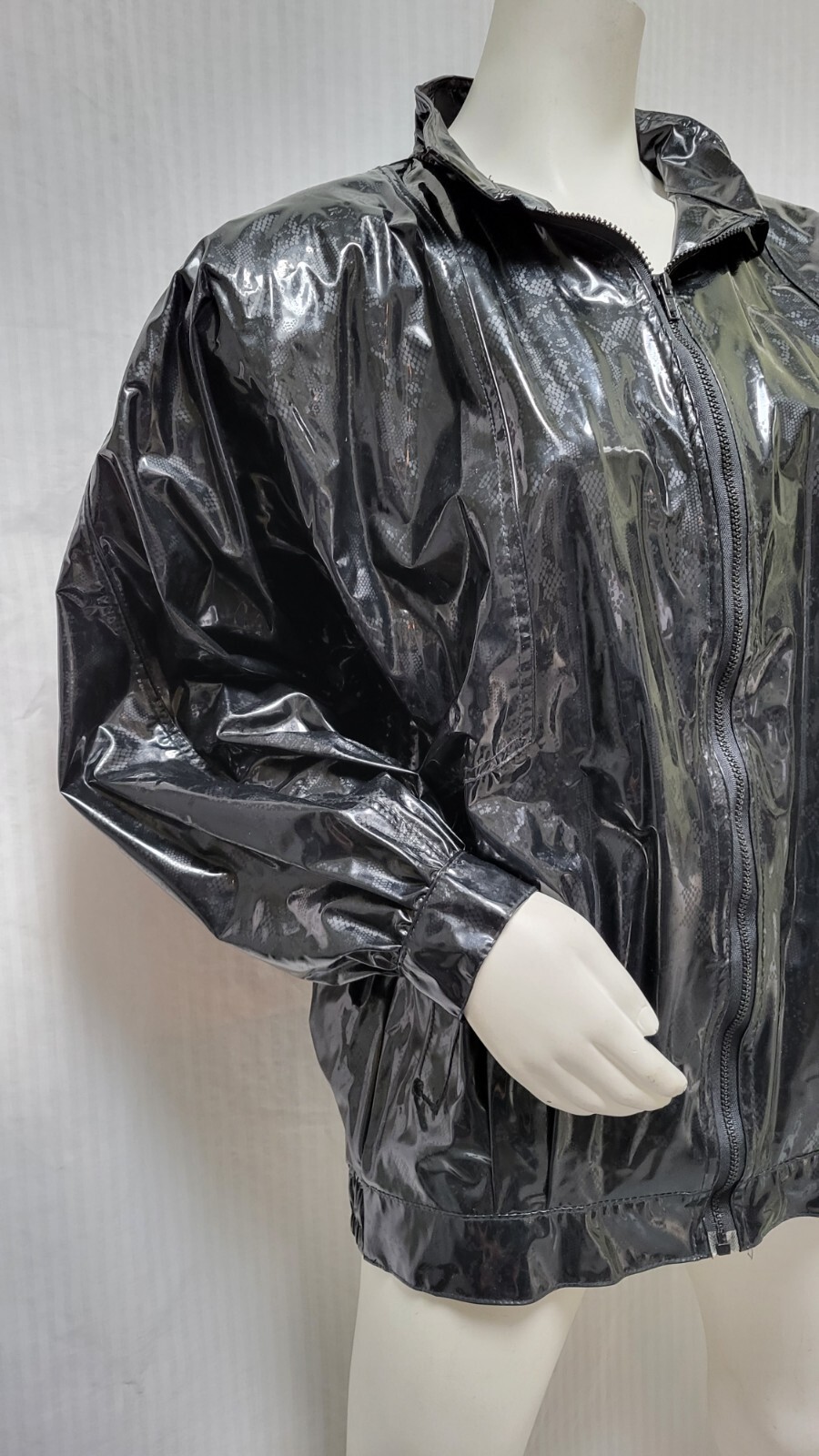 Vintage 1980s Kenn Sporn Wippette Black Shiny Vinyl Lace Print Raincoat Jacket