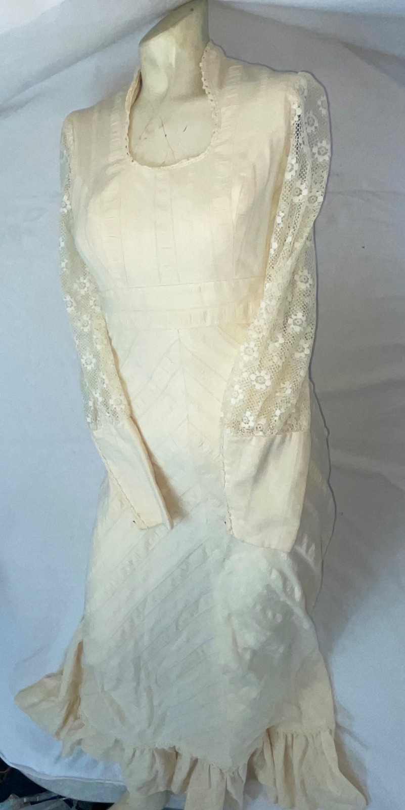 VTG WOMENS 60S RENAISSANCE PRINCESS WHITE LACE LONG SLEEVE WEDDING STYLE DRESS