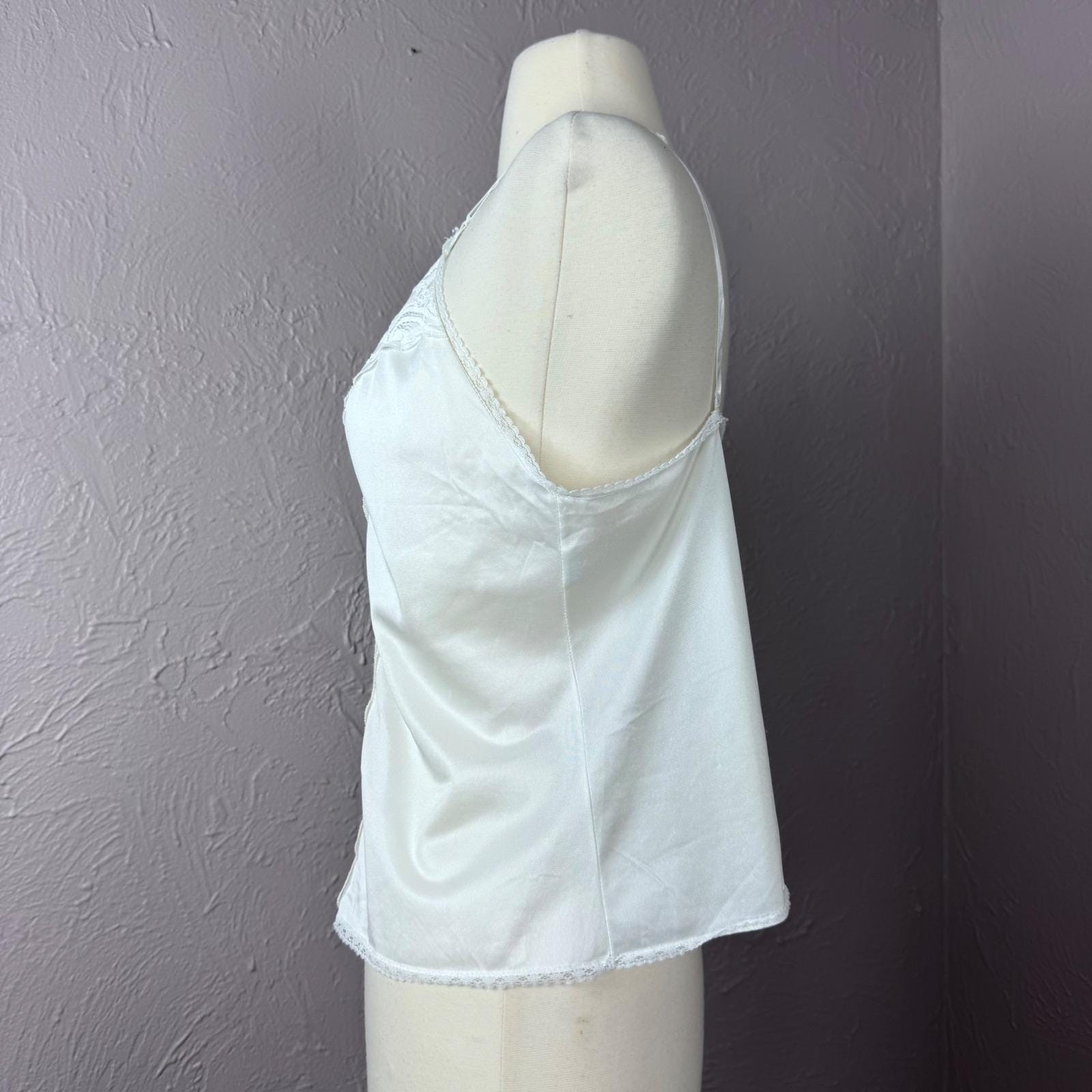 Vintage 80’s white lace camisole small or med – see measurements romantic