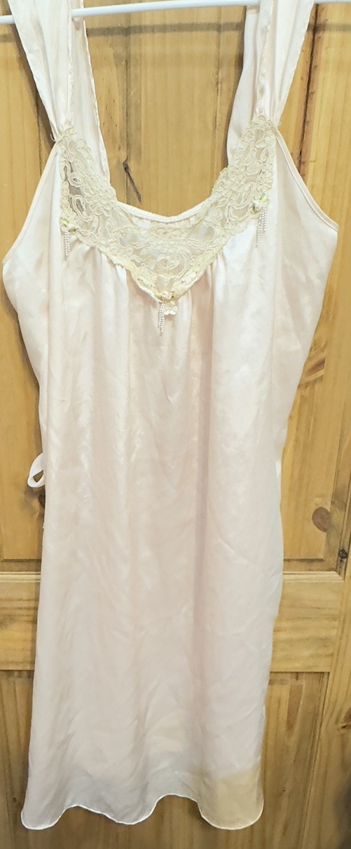 Vintage Intimate Concepts by Terry Rosso Pink Lace Nightgown Satin Bow M