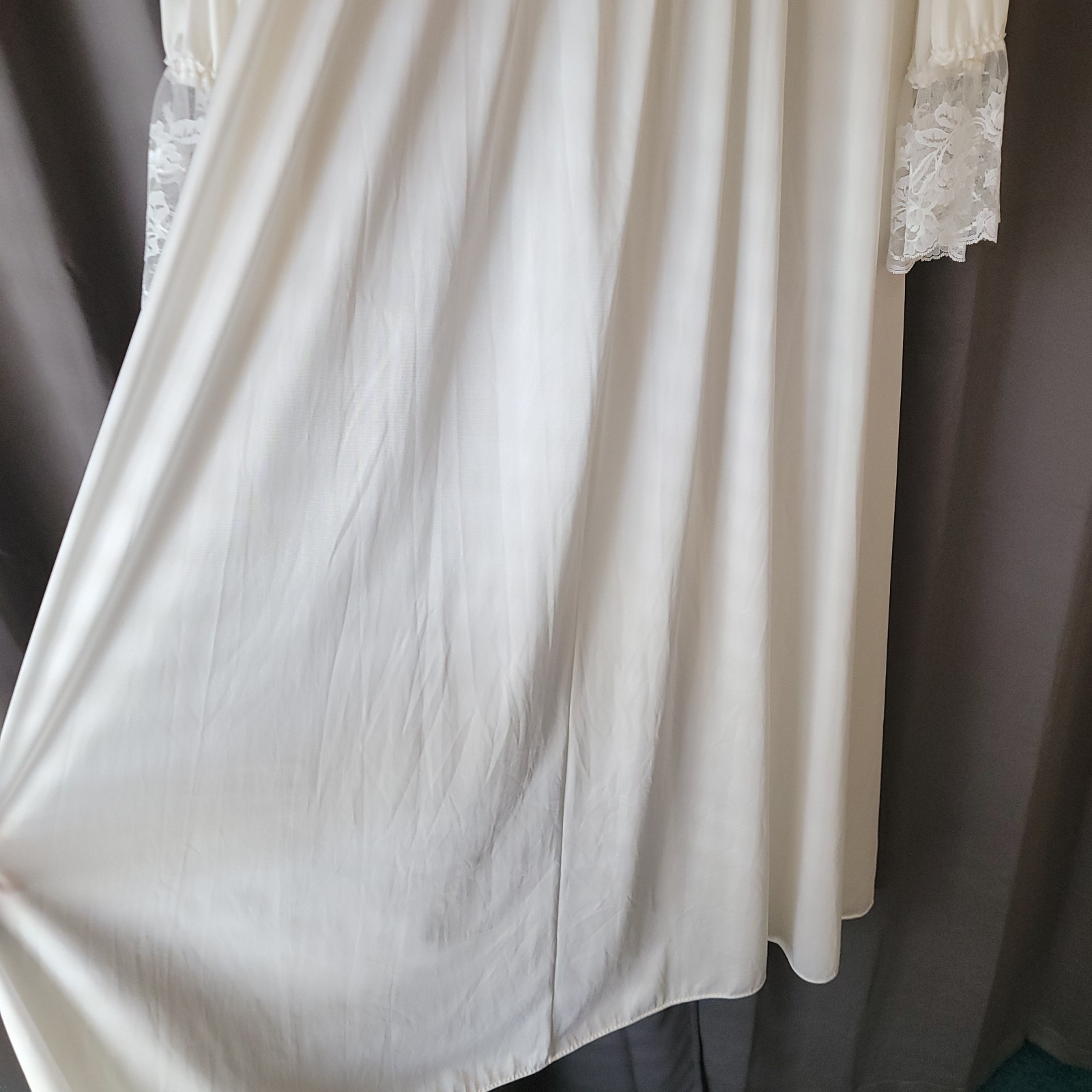Vintage NWT 1970s The OLGA Touch White Cream Nylon Lace Robe Style 9712 Sz M Med