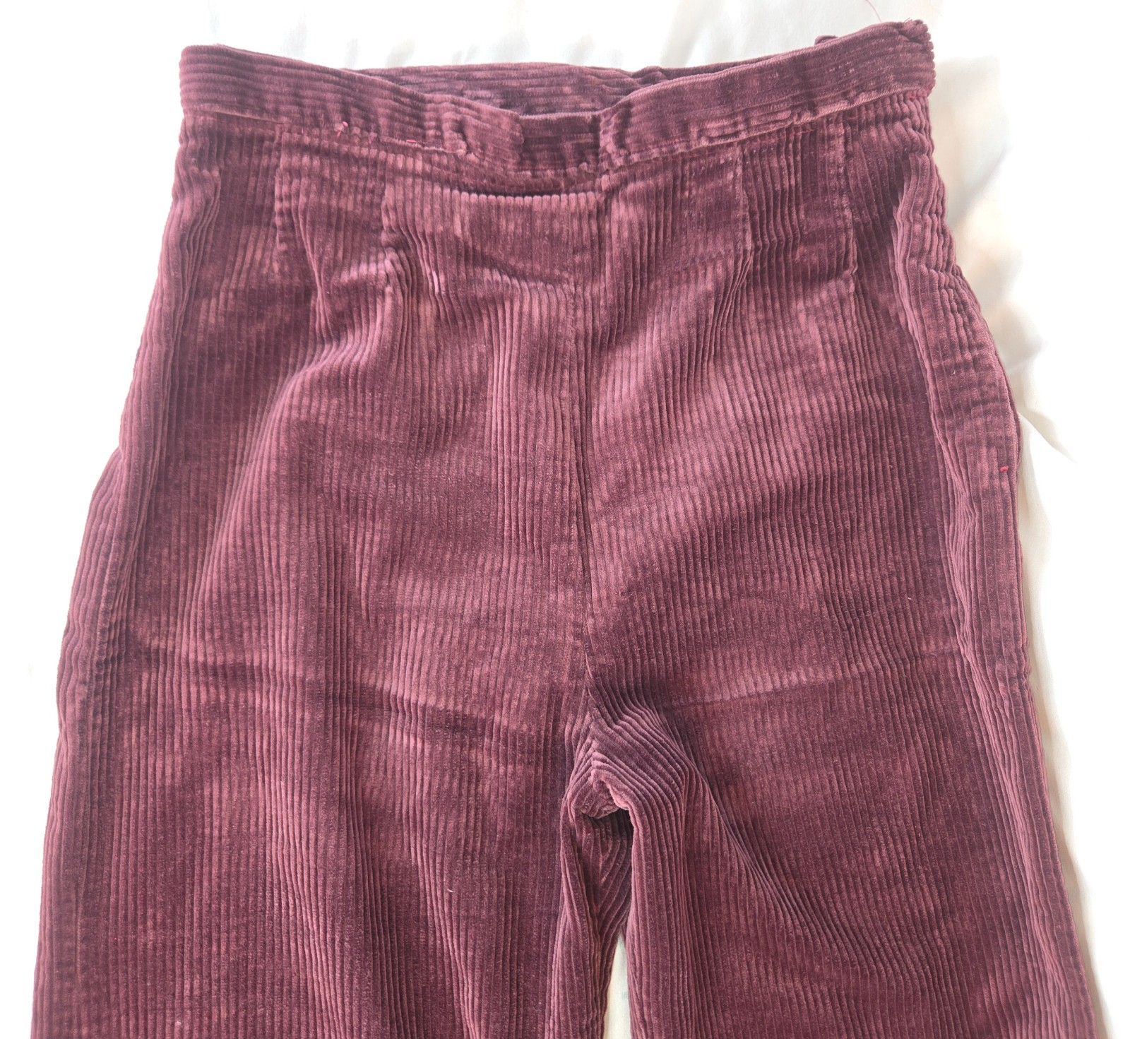 Vintage Women’s Wide Legged Flared Purple Corduroy Size 12 30″ Waist 28″ Inseam