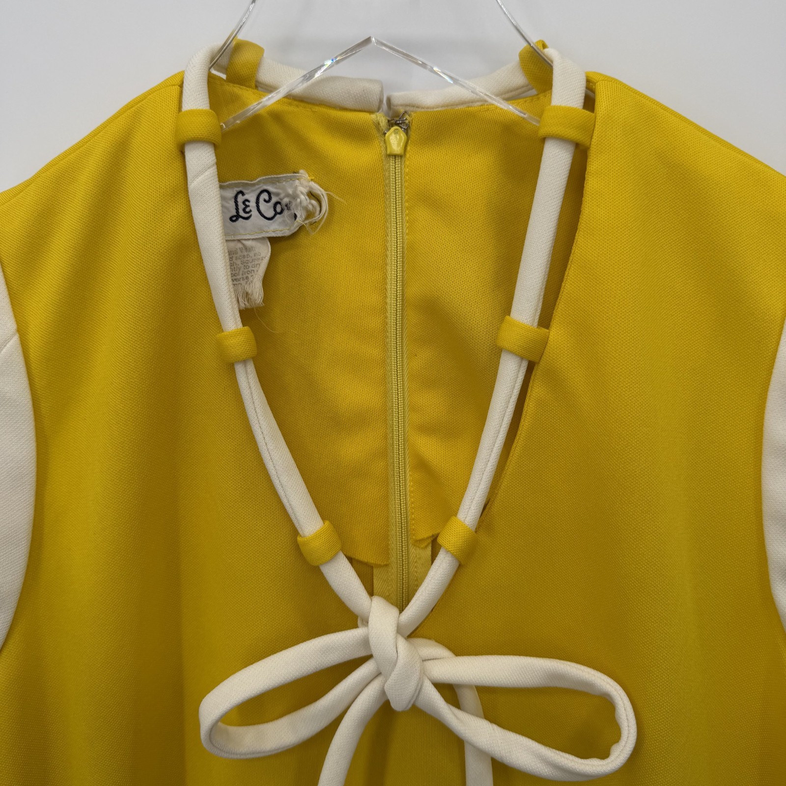 Vintage 60s 70s Eve Le Coq Mod Top Size XS Yellow White Colorblock Tie Neck