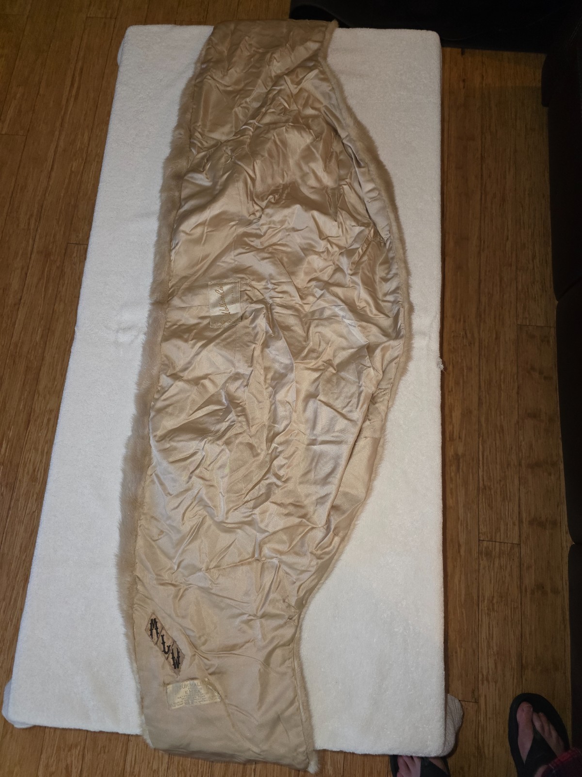 Mink Fur Stole Vinatge Rare Tourmaline (Pale Beige) EMBA – Sold by Wallace Reid