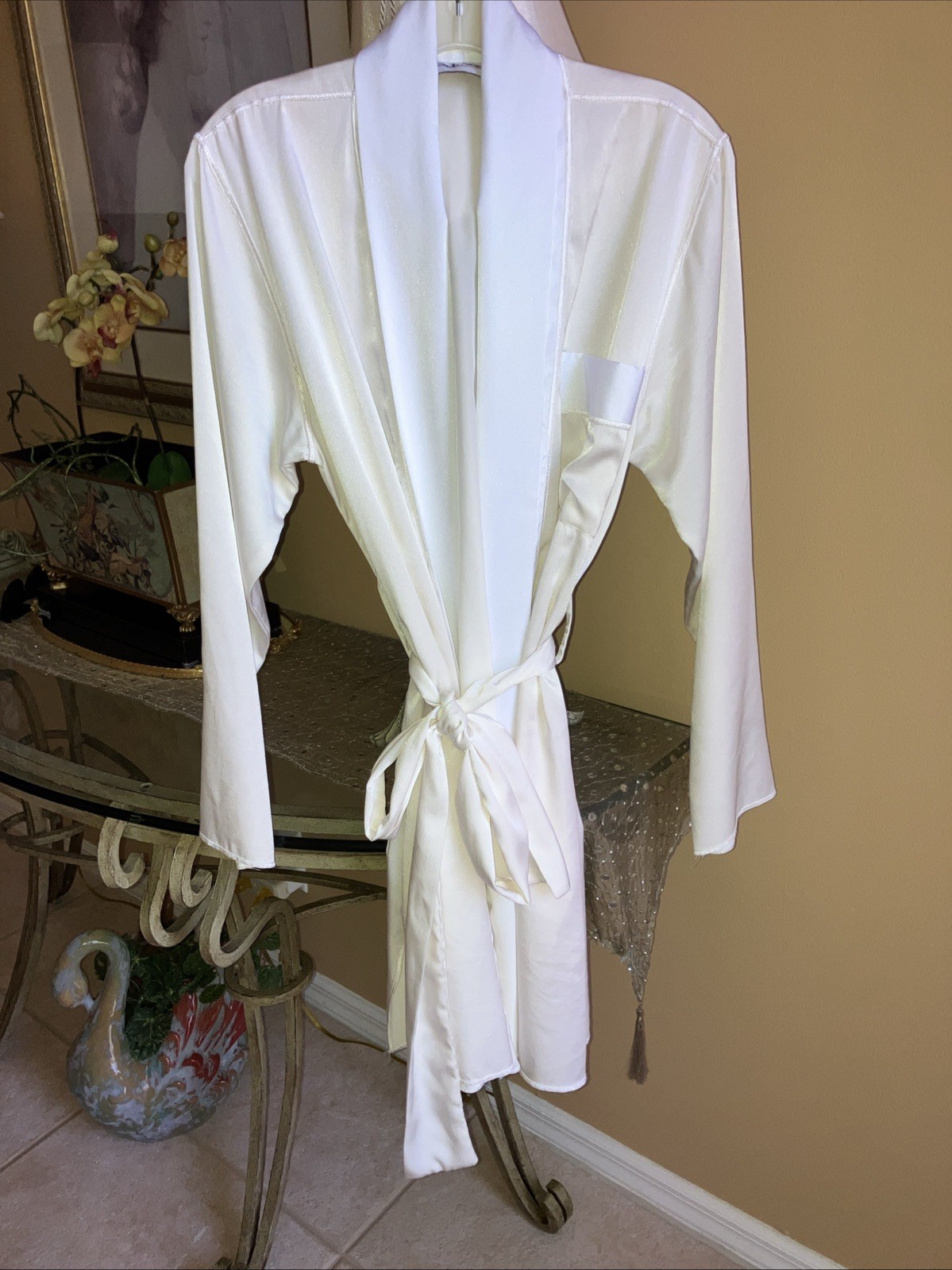 Fernando Sanchez Robe Short Cream/ White Trim Pockets. Belt Med