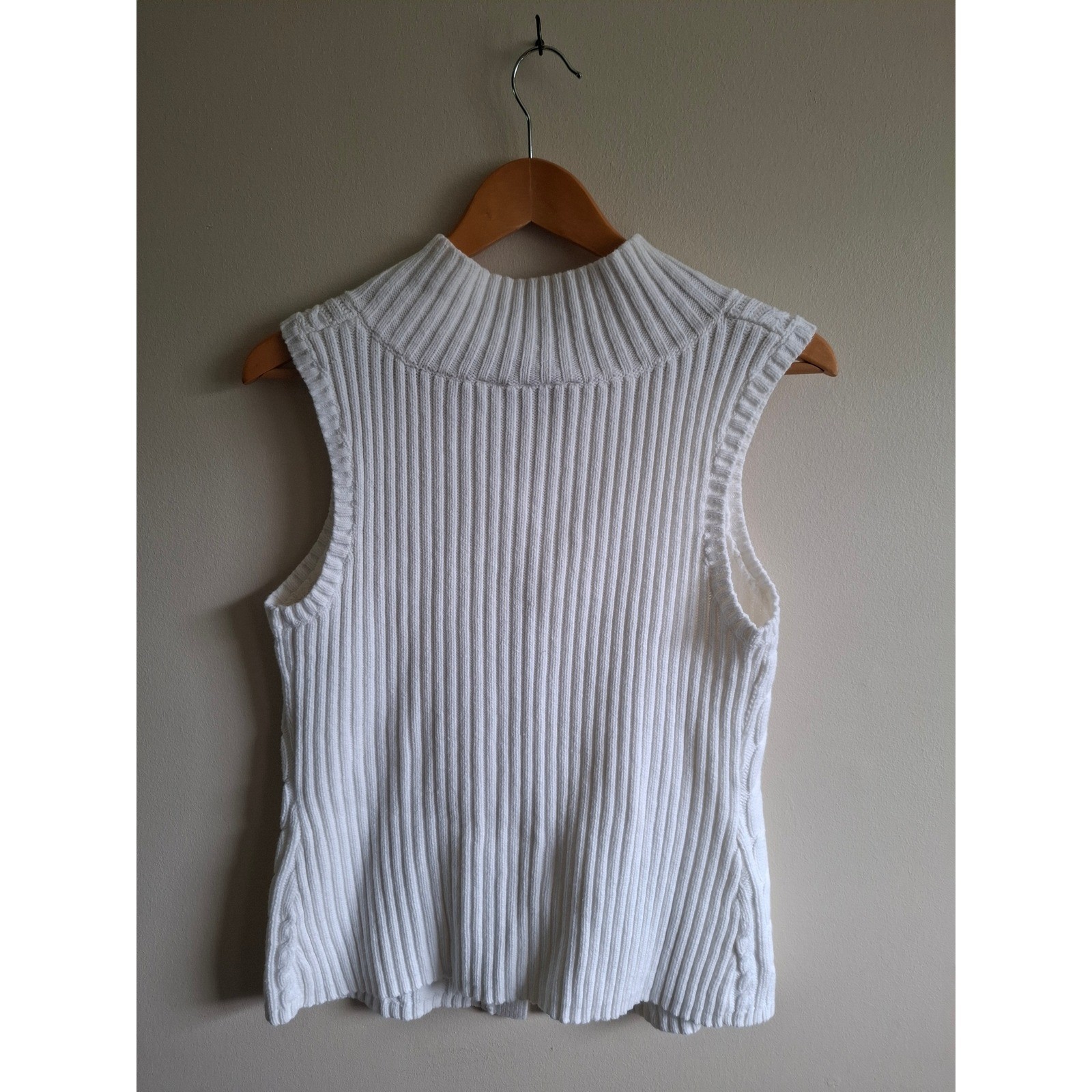 White Cable Knit Sweater Vest Cottagecore Coastal Grandma Preppy Nautical Size M