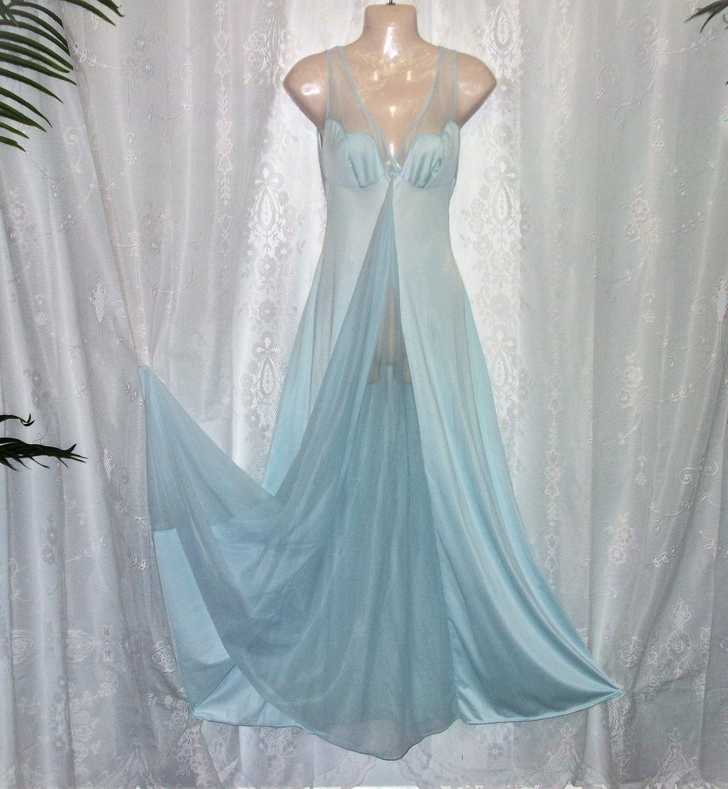 Sm.1960’s,”Glydons”,Hollywood Glam,long vintage nightgown,elegant,sleepwear