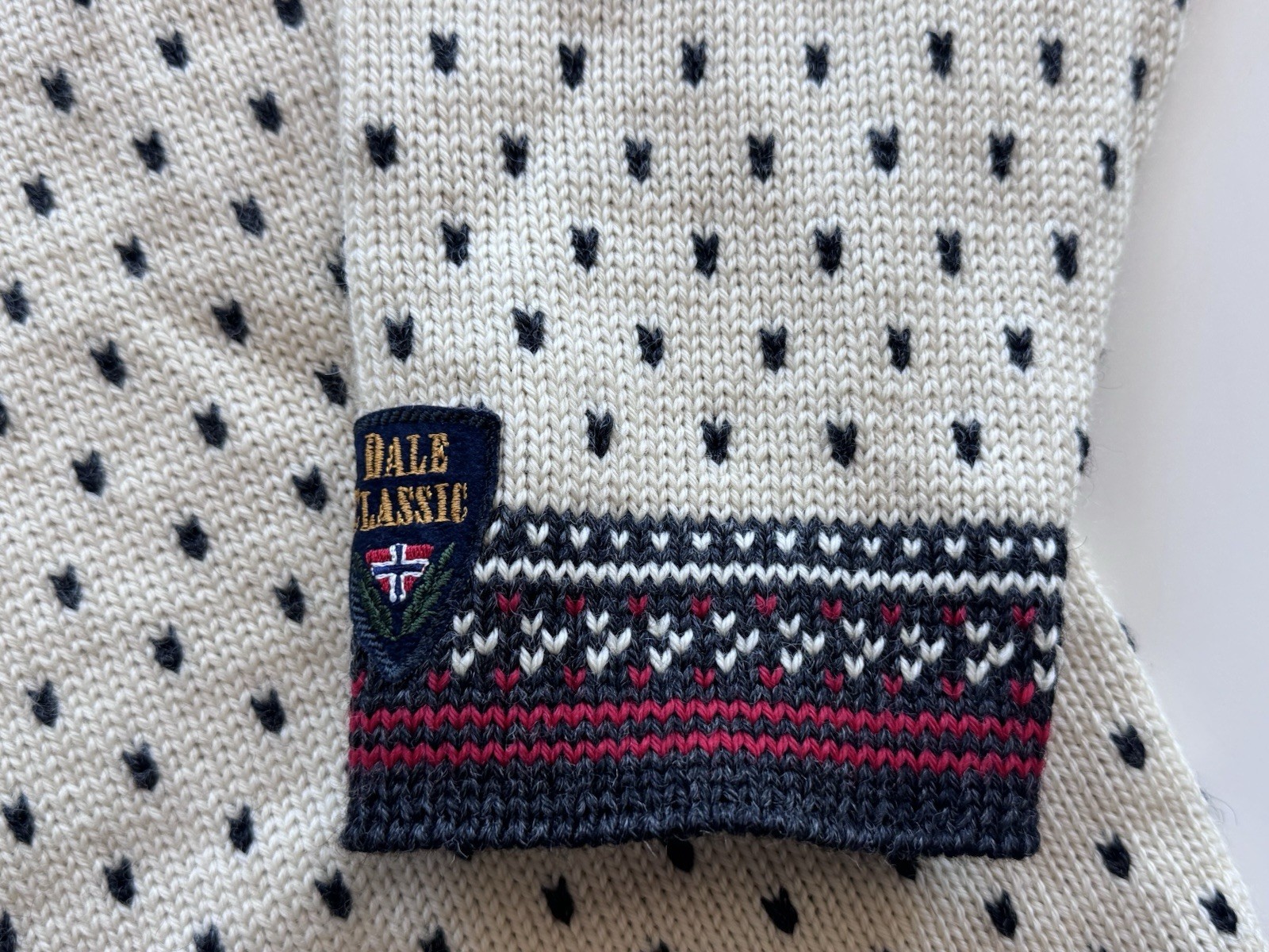 Dale of Norway Wool Zip Black Beige Snowflake Red Winter Trim Sweater Jacket L