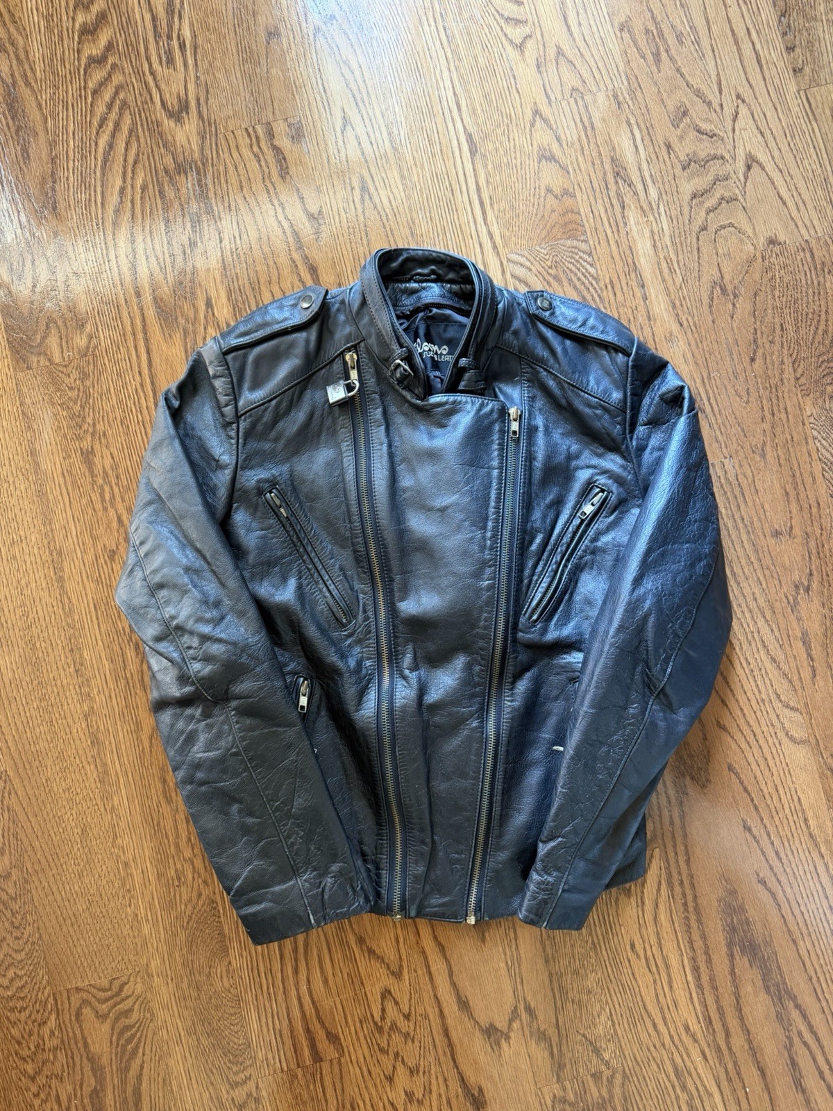 Wilson’s Girls Leather Jacket Size 10. Black – Genuine Leather. Vintage Style