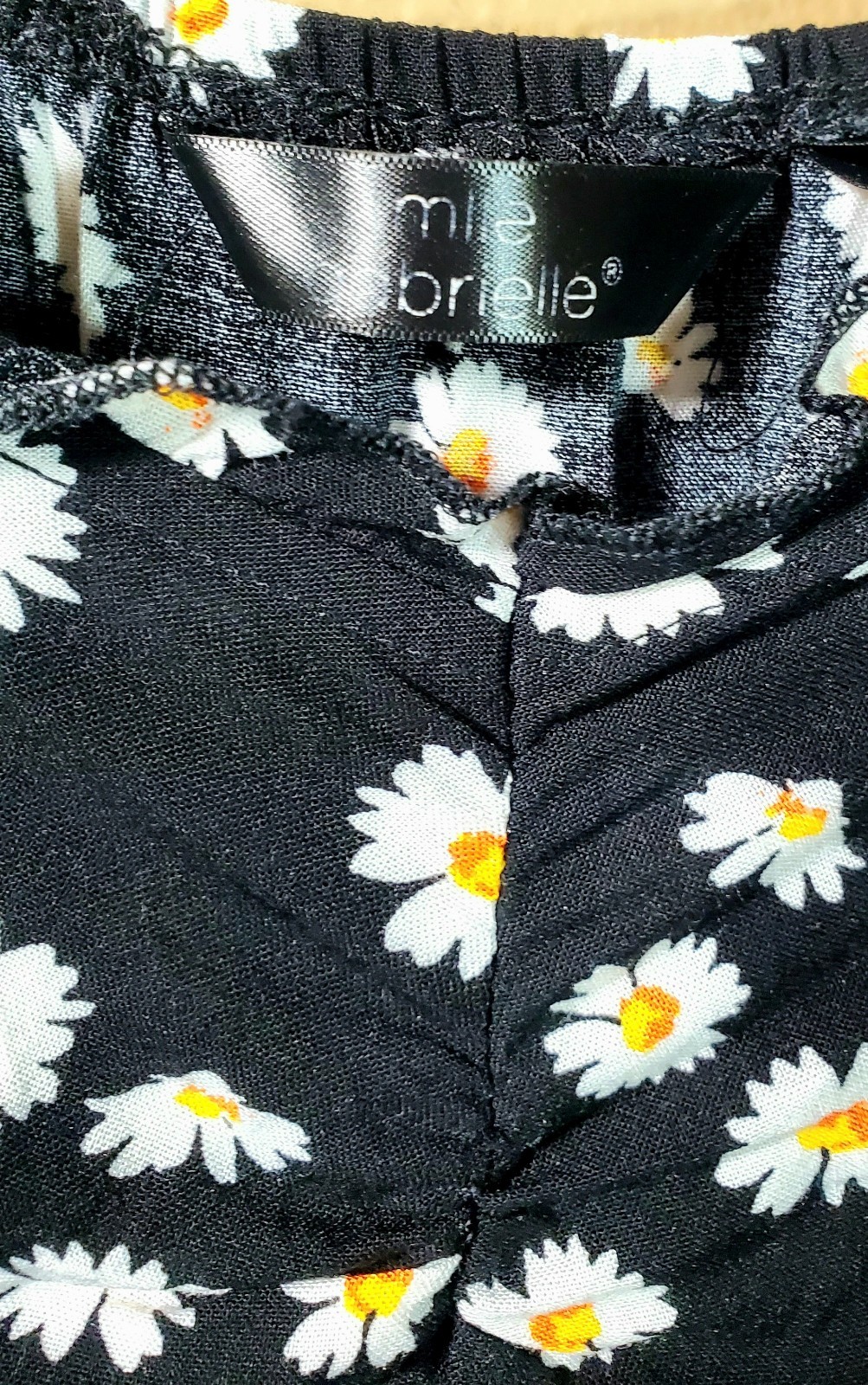 Mlle Gabrielle Women’s 1X Black Daisy Floral Ruched Midi Dress Puff Sleeves