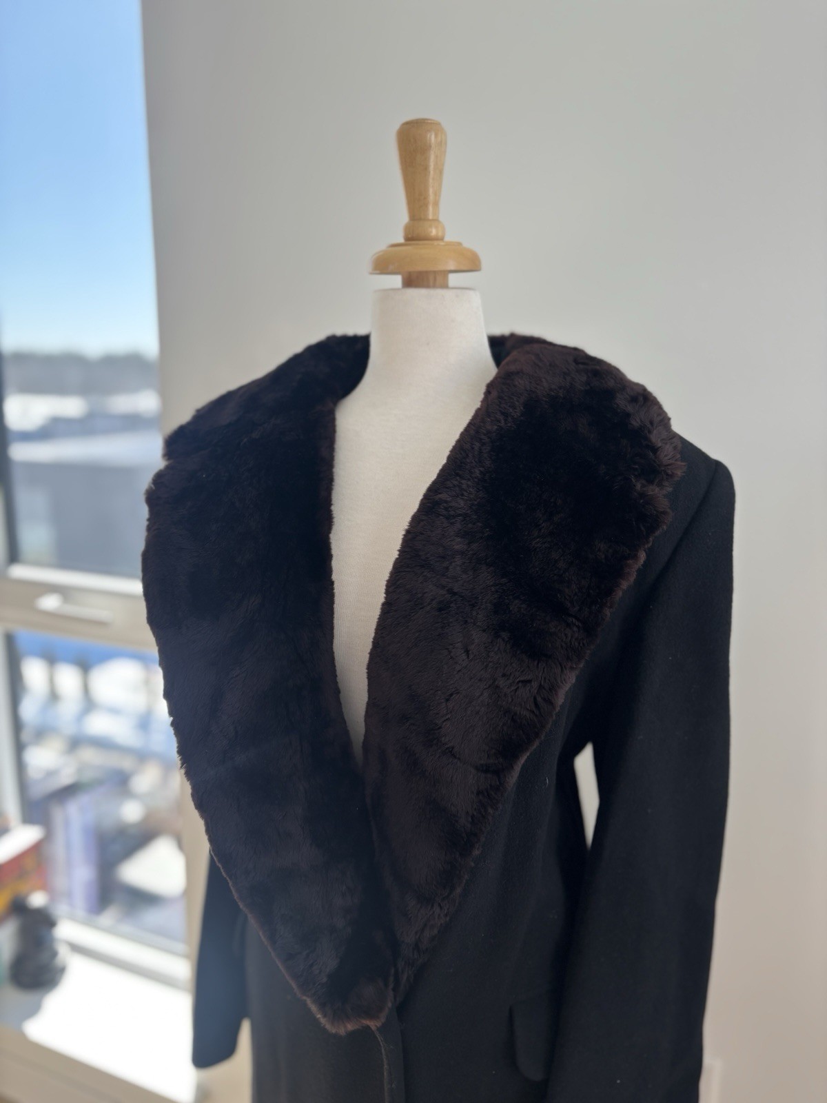 VNTG REGENCY Black Cashmere/Wool Shaved Fur Collar Coat Size 12 With Damage