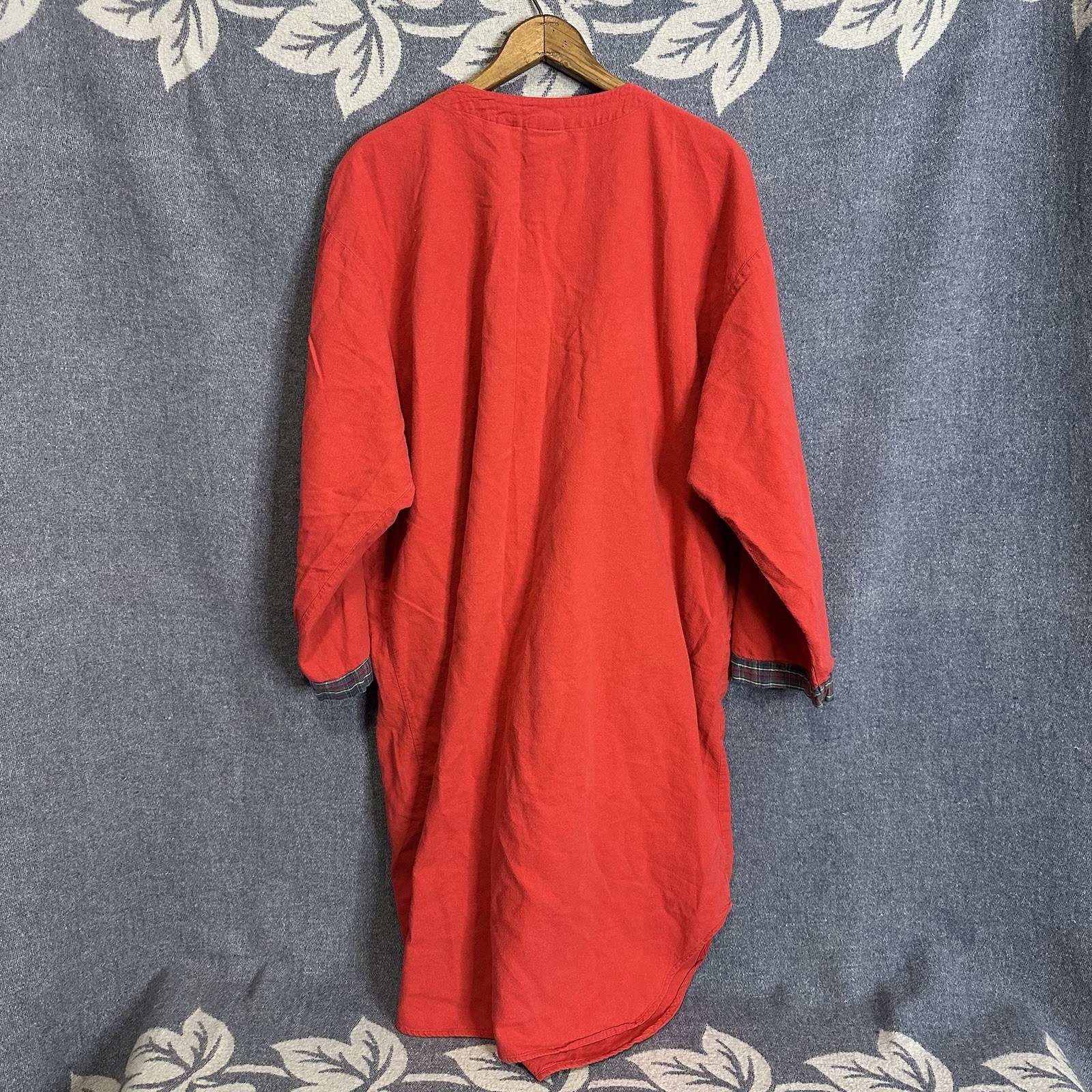 Vintage Acme Clothing Co 90s Bugs Bunny Tax Embroidered Nightgown Shirt Red L